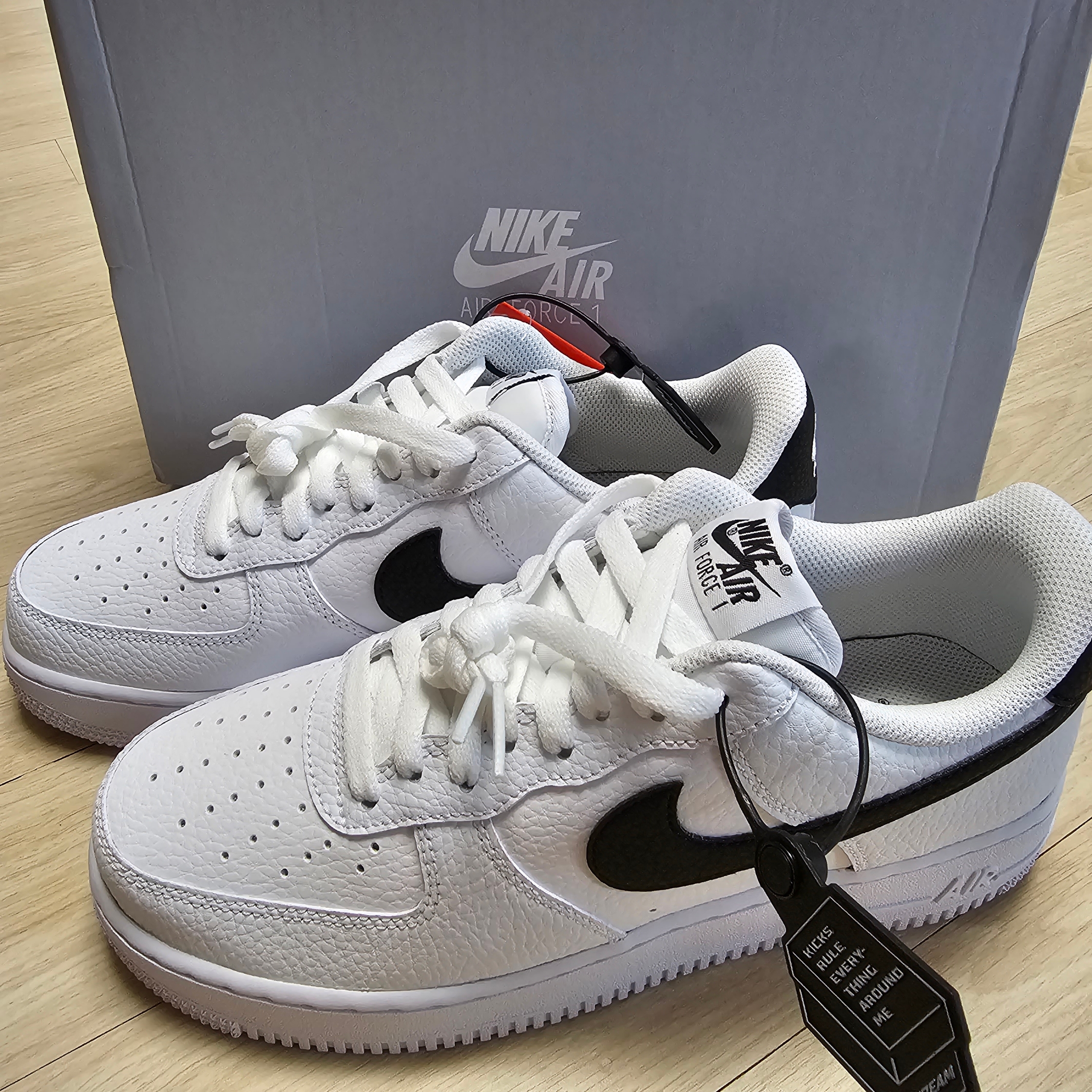 Nike Air Force 1 '07 White Black 착용 스타일 - 1