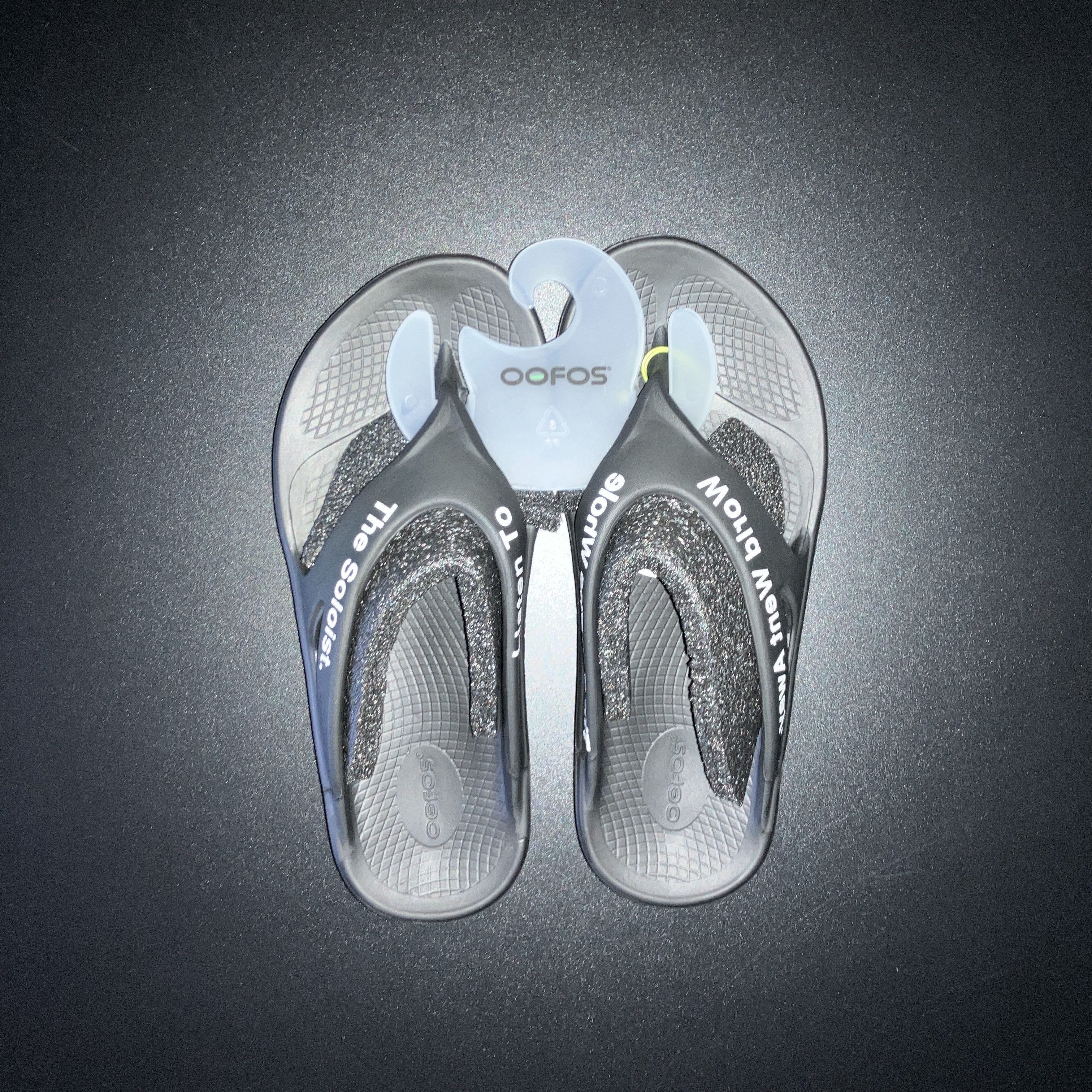 Oofos x Takahiromiyashita The Soloist The Soloist's Way Of Life Flip-Flop Black White 착용 스타일