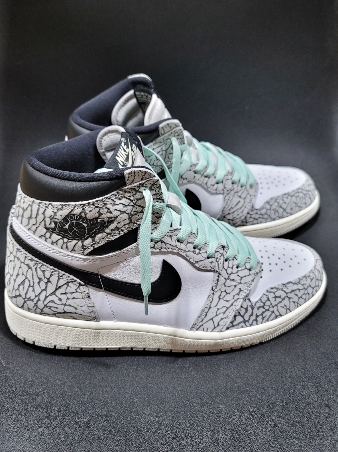 Jordan 1 Retro High OG White Cement 착용 스타일 - 3