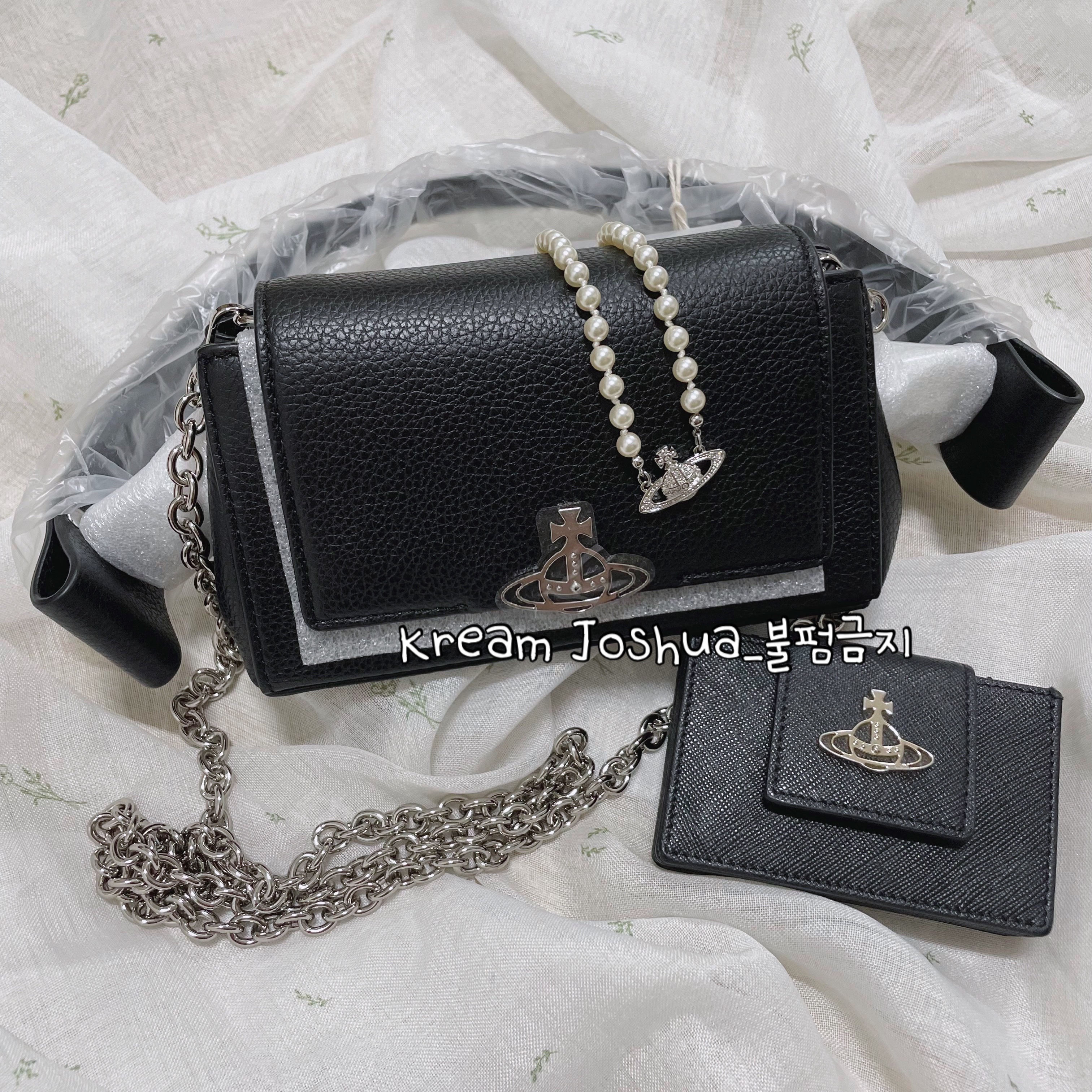 Vivienne Westwood Mini Bas Relief Choker Silver, Vivienne Westwood Hazel Small Handbag Black 착용 스타일