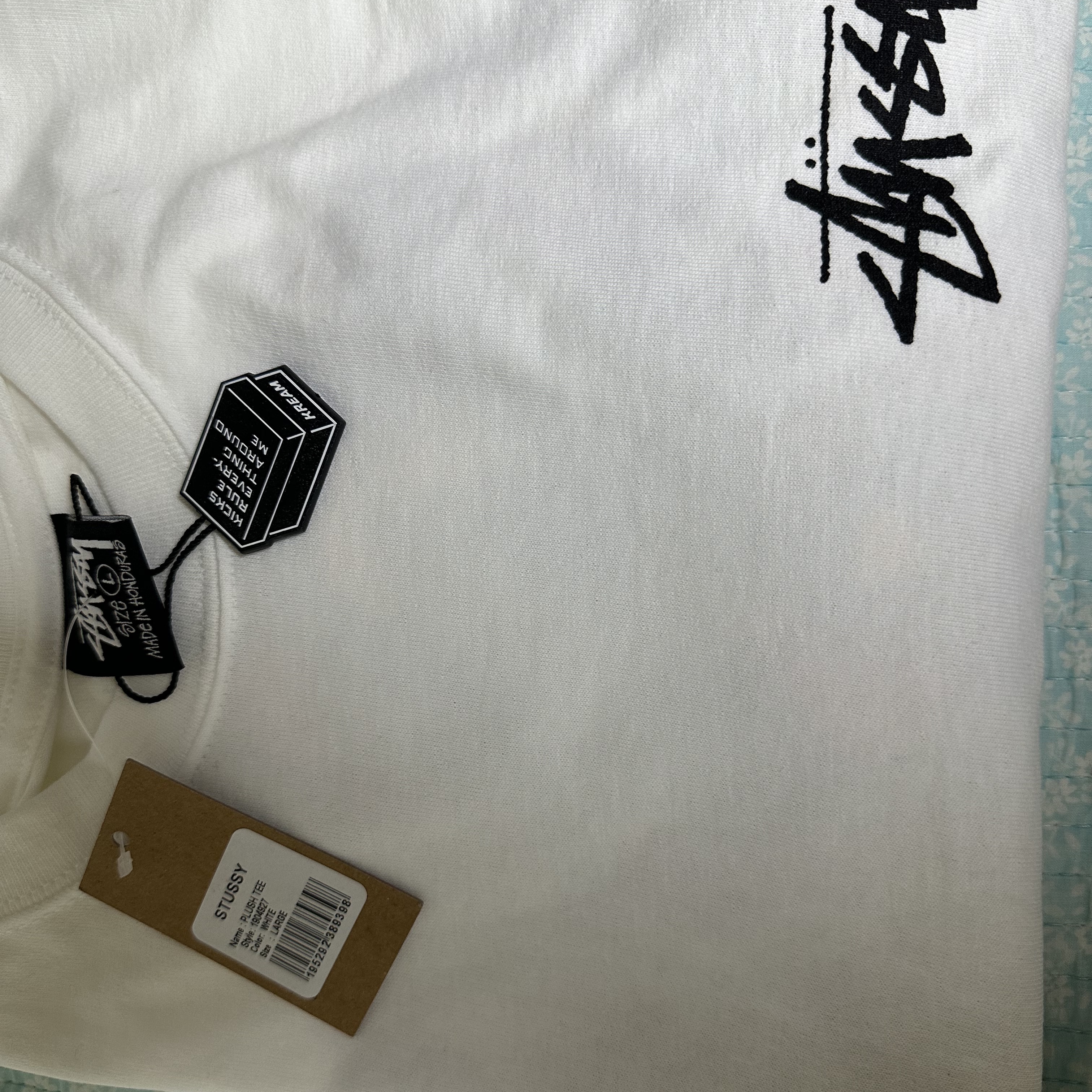 Stussy Plush T-Shirt White 착용 스타일