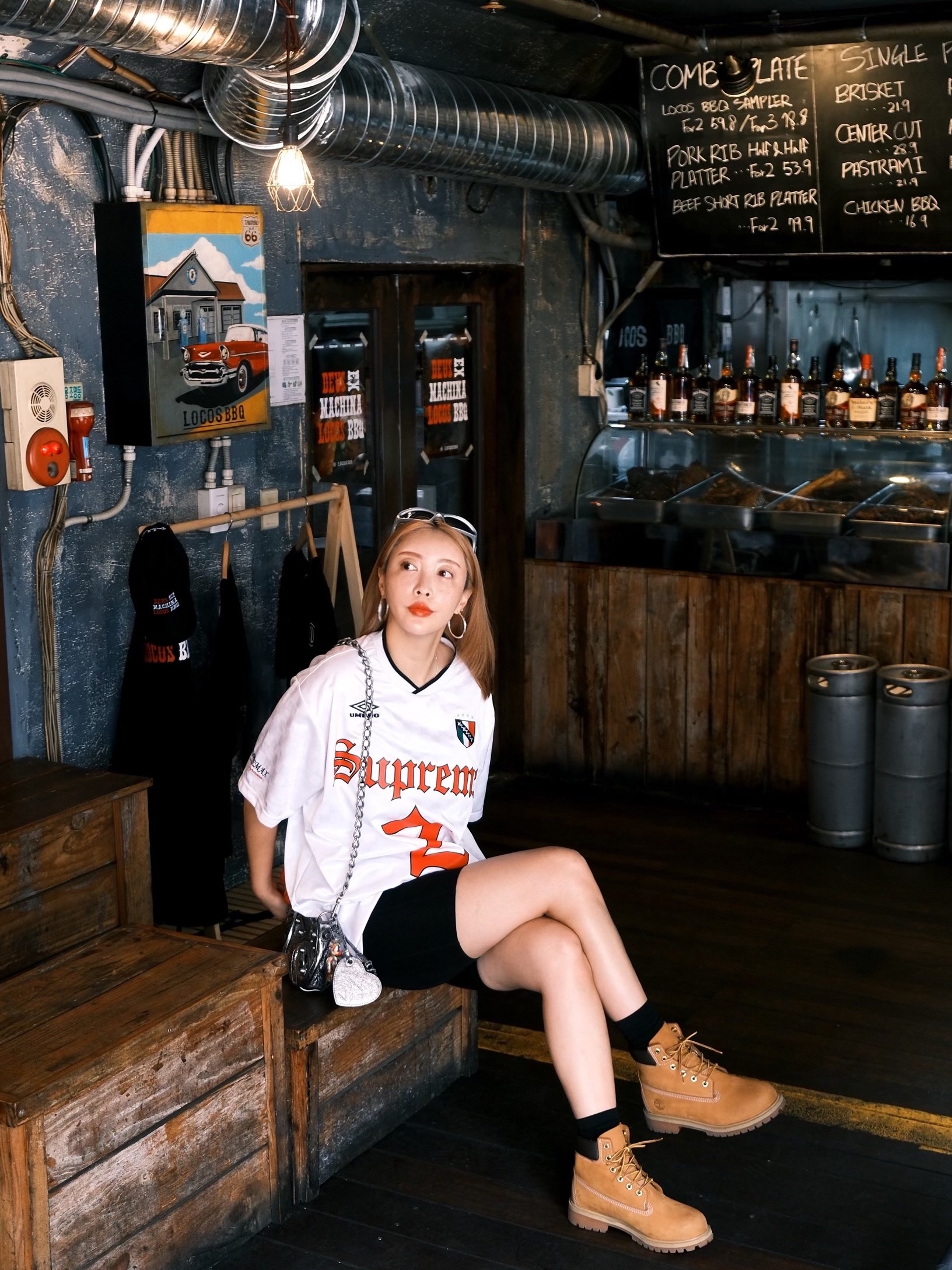 Supreme x Umbro Soccer Jersey White - 22SS, Balenciaga Swift Oval Sunglasses Silver 착용 스타일 - 1