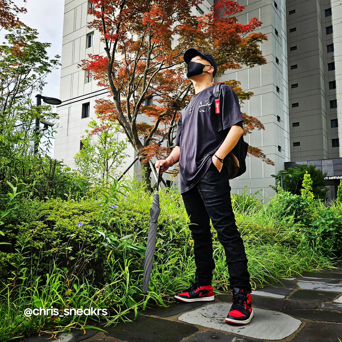 Supreme Washed Chino Twill Camp Cap Black, Supreme Webbing Keychain Red - 23SS 착용 스타일 - 1