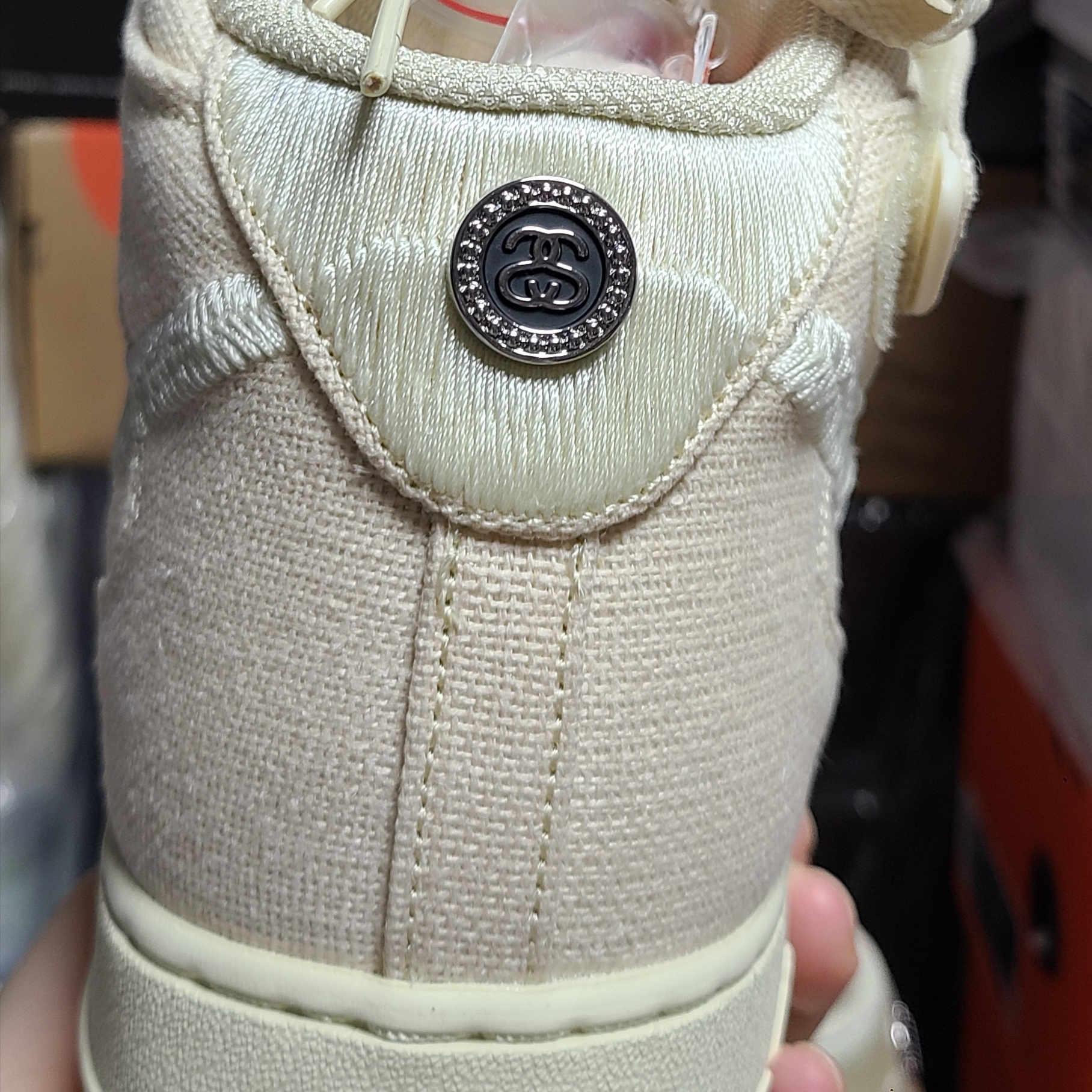 Nike x Stussy Air Force 1 '07 Mid SP Fossil 착용 스타일 - 2