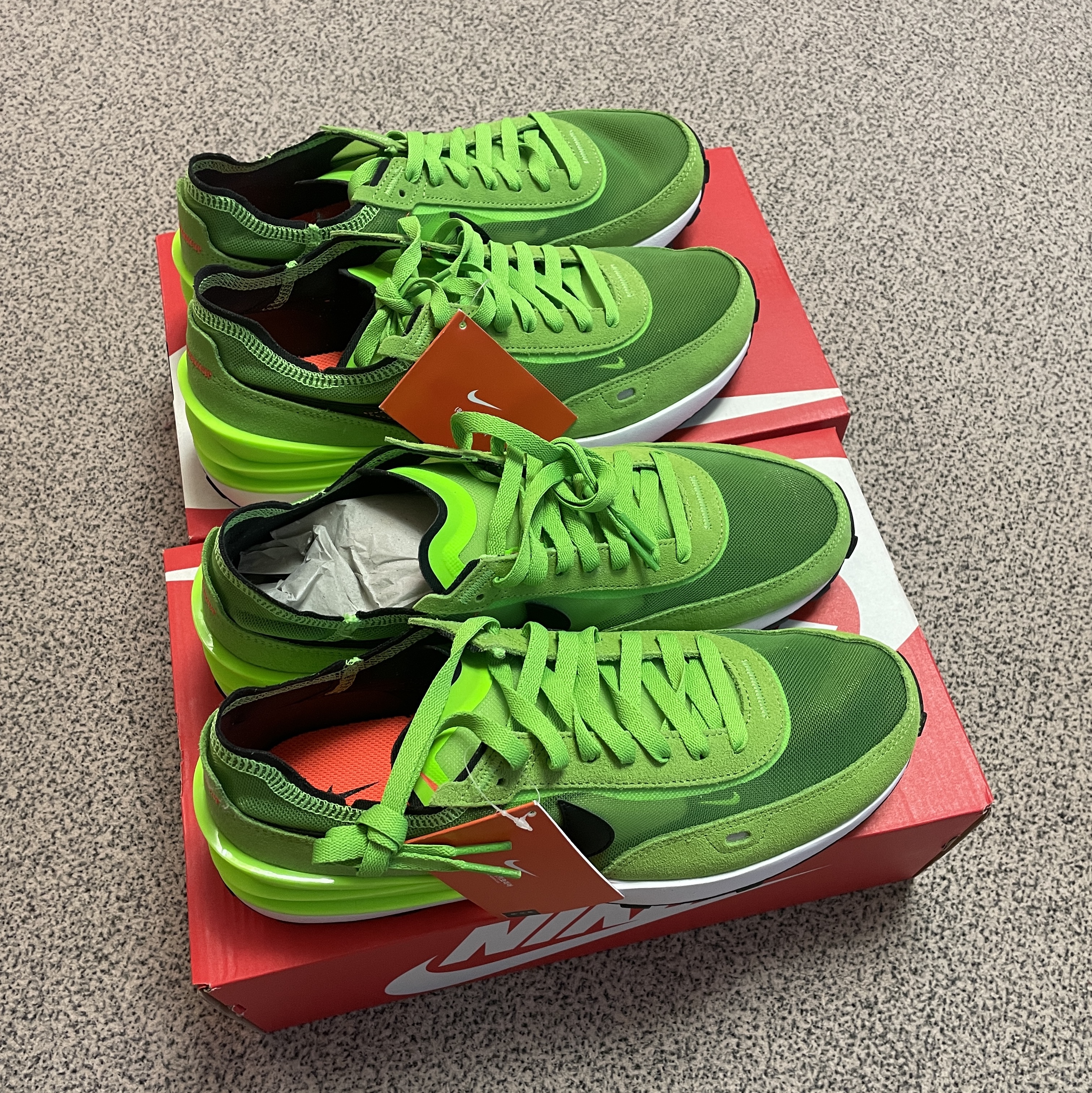 Nike Waffle One Electric Green 착용 스타일