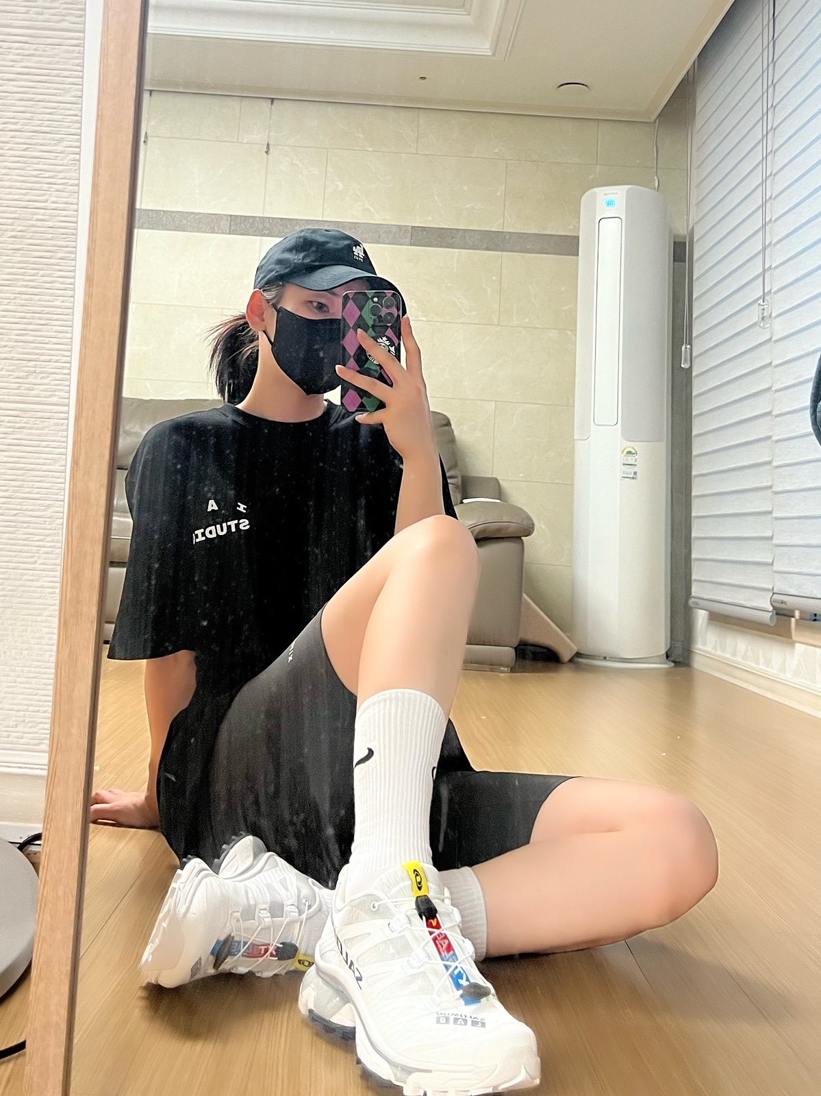 Salomon XT-4 White Lunar Rock, IAB Studio 10th Anniversary T-Shirts Pack White & Black (2 Pack) 착용 스타일 - 1