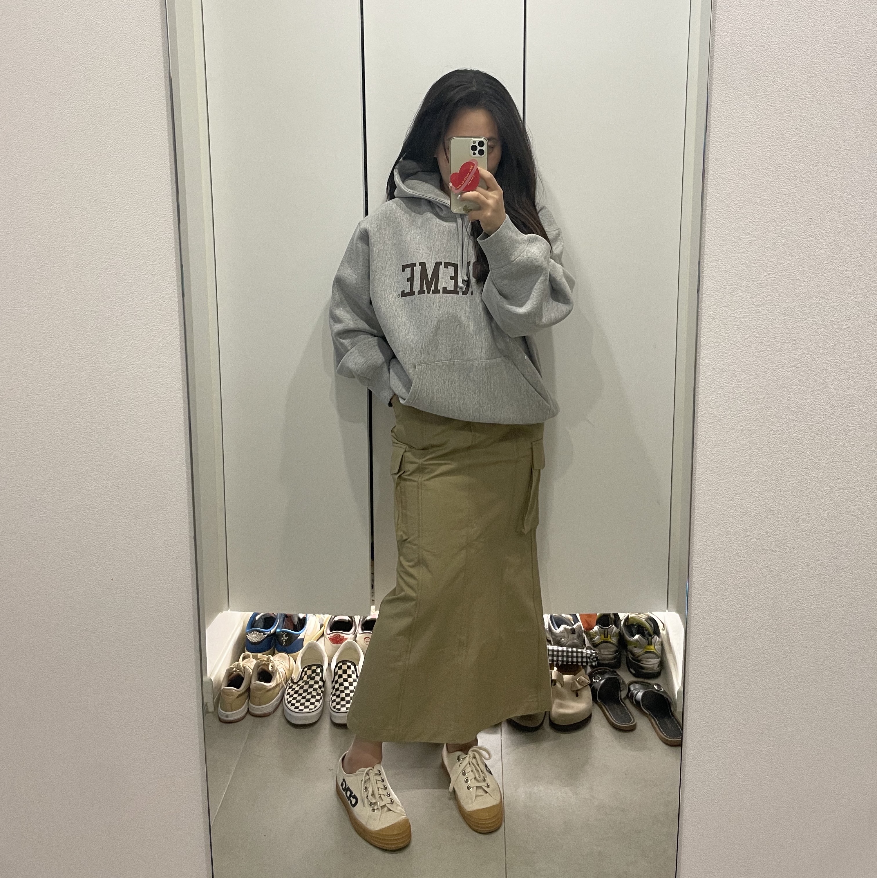 Supreme Varsity Hooded Sweatshirt Heather Grey - 23FW 착용 스타일 - 2