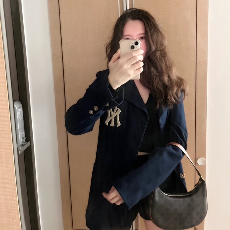 Celine Ava Bag in Triomphe Canvas and Calfskin Tan 착용 스타일