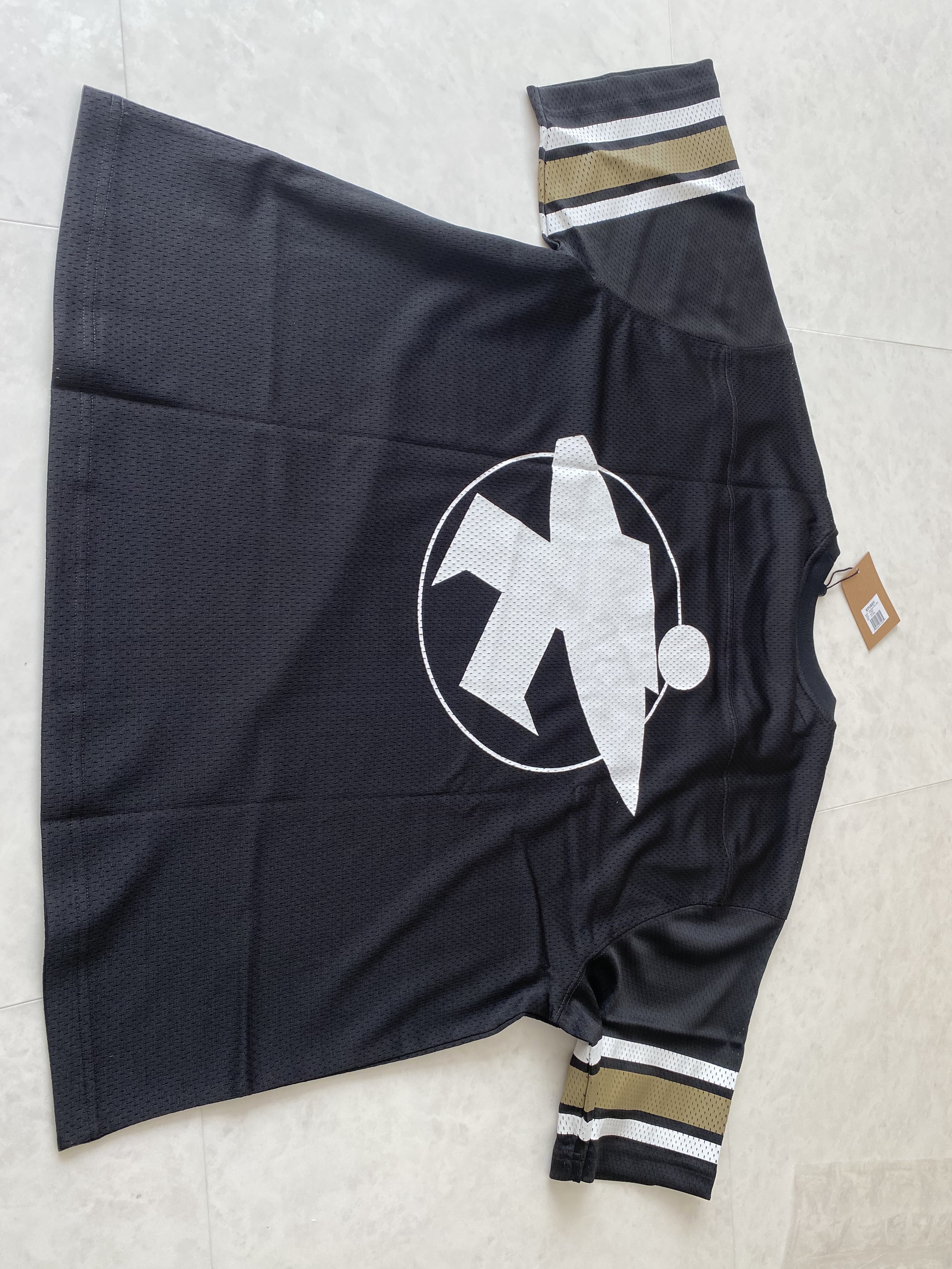 Stussy Surfman Mesh Football Jersey Black 착용 스타일