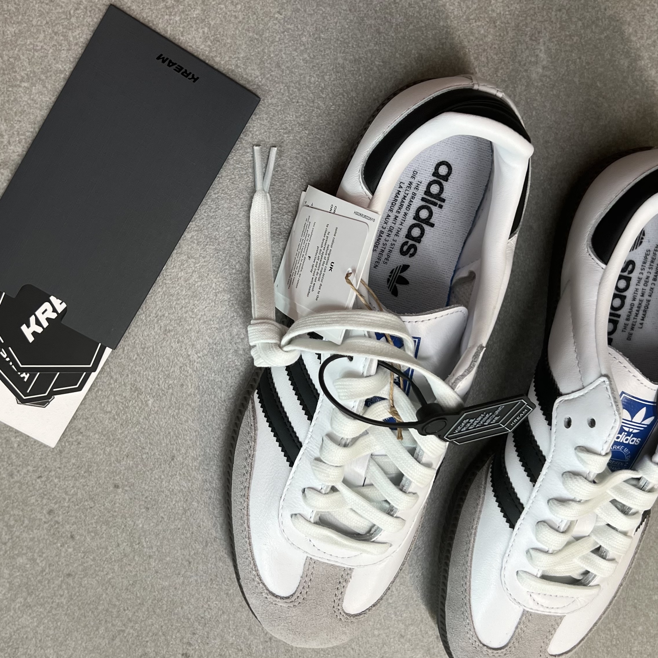 Adidas Samba OG Cloud White 착용 스타일 - 2