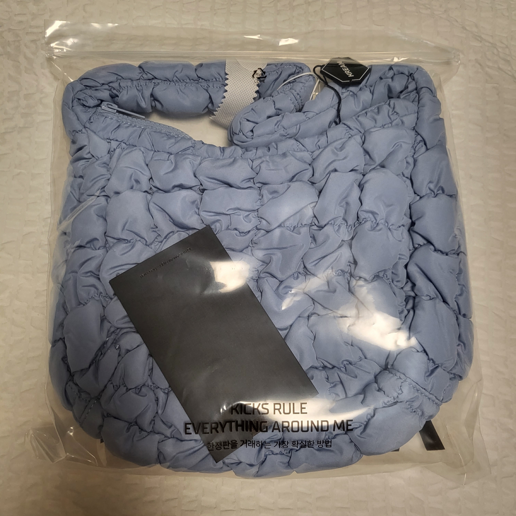 COS Quilted Mini Bag Light Blue 착용 스타일