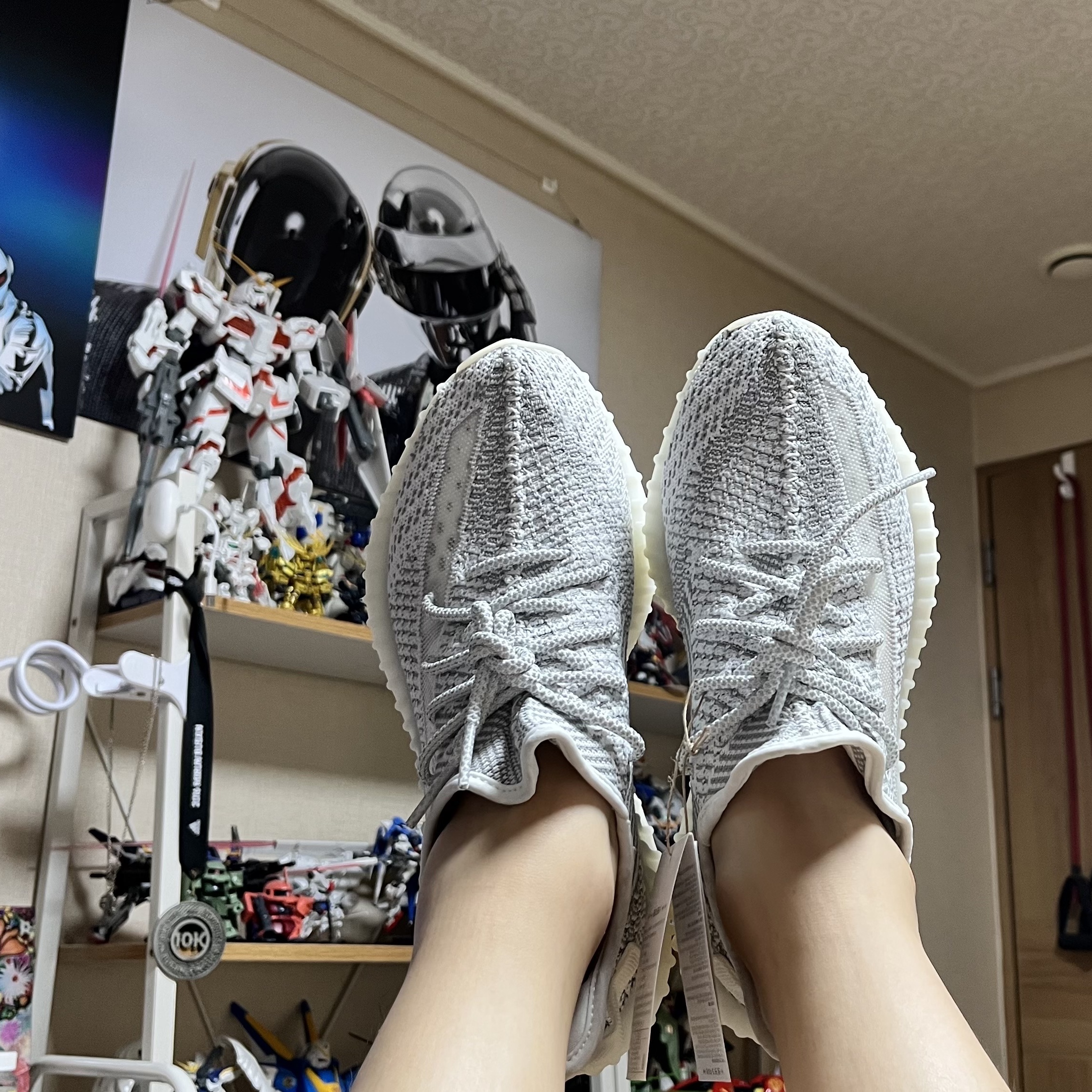 Adidas Yeezy Boost 350 V2 Static 2023 착용 스타일