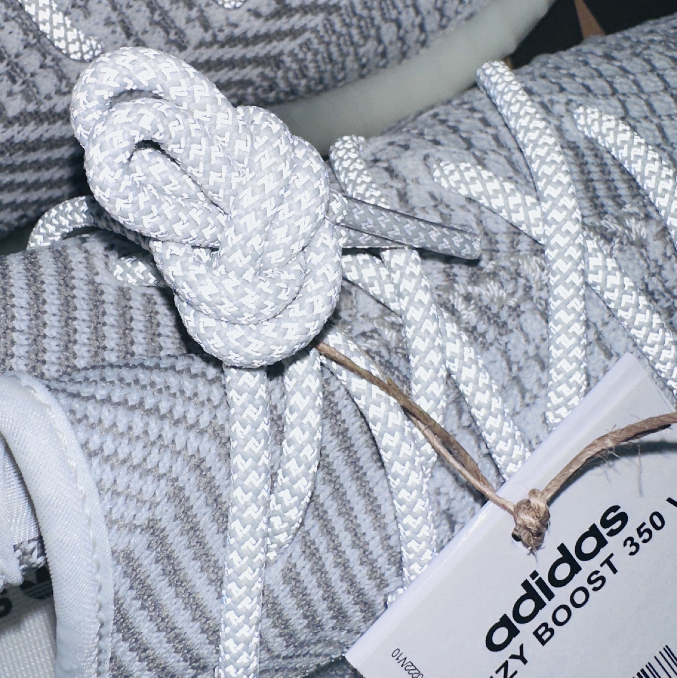 Adidas Yeezy Boost 350 V2 Static 2023 착용 스타일 - 1