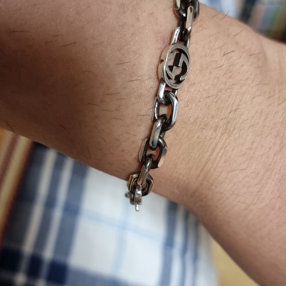 Gucci Interlocking G Bracelet Silver 착용 스타일