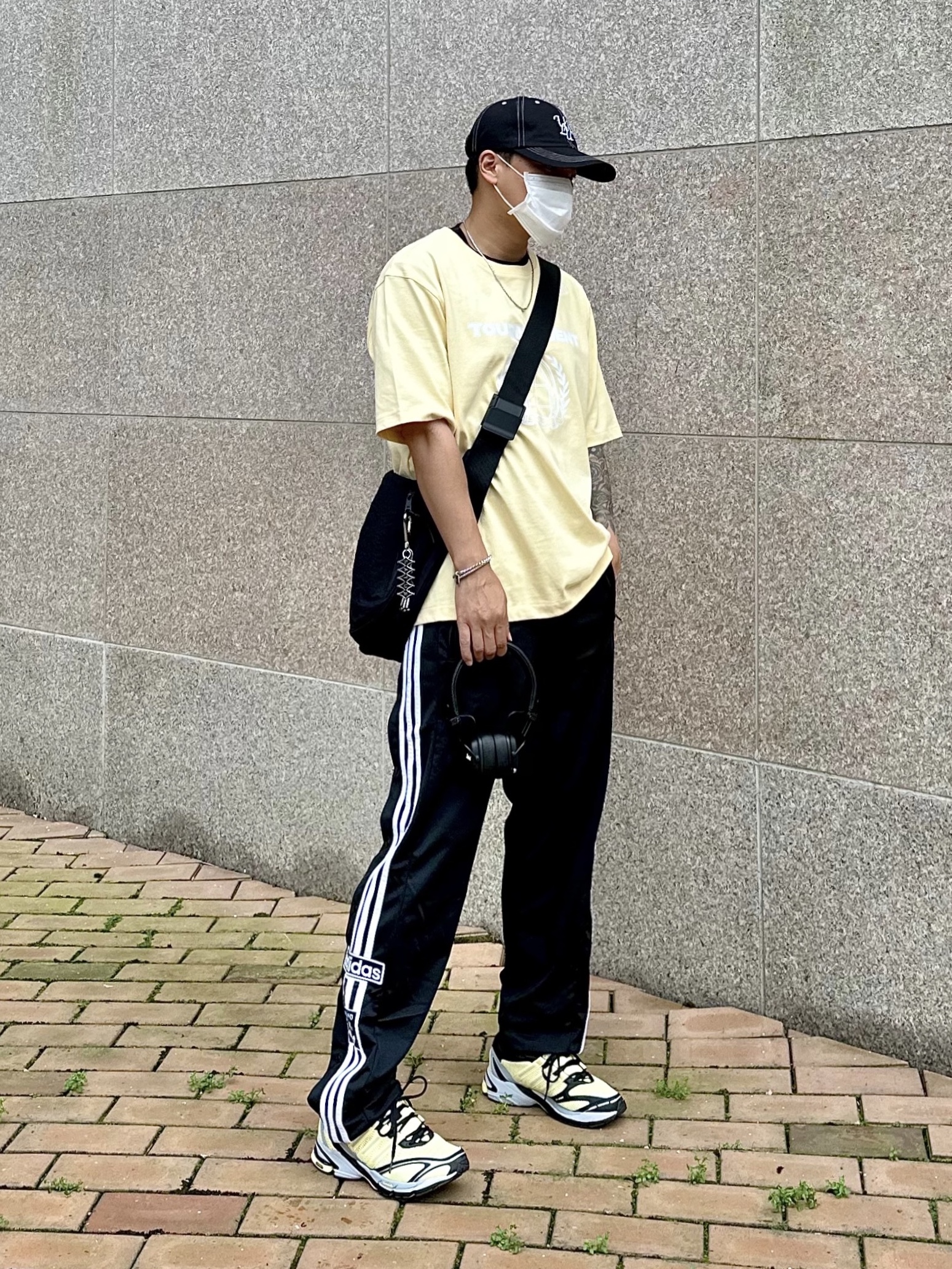 Adidas Supernova Cushion 7 Almost Yellow 착용 스타일 - 4