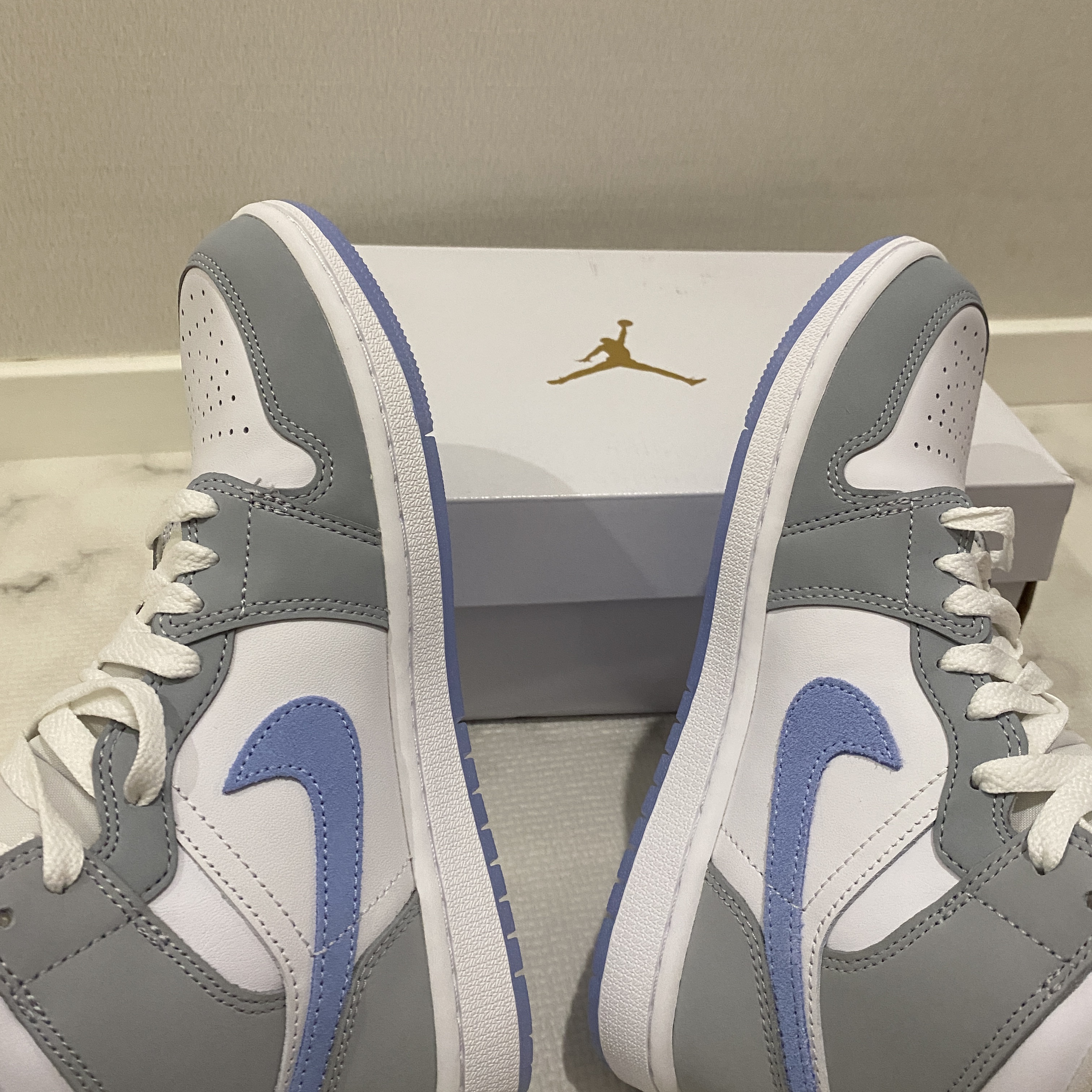 (W) Jordan 1 Mid Wolf Grey 착용 스타일 - 3