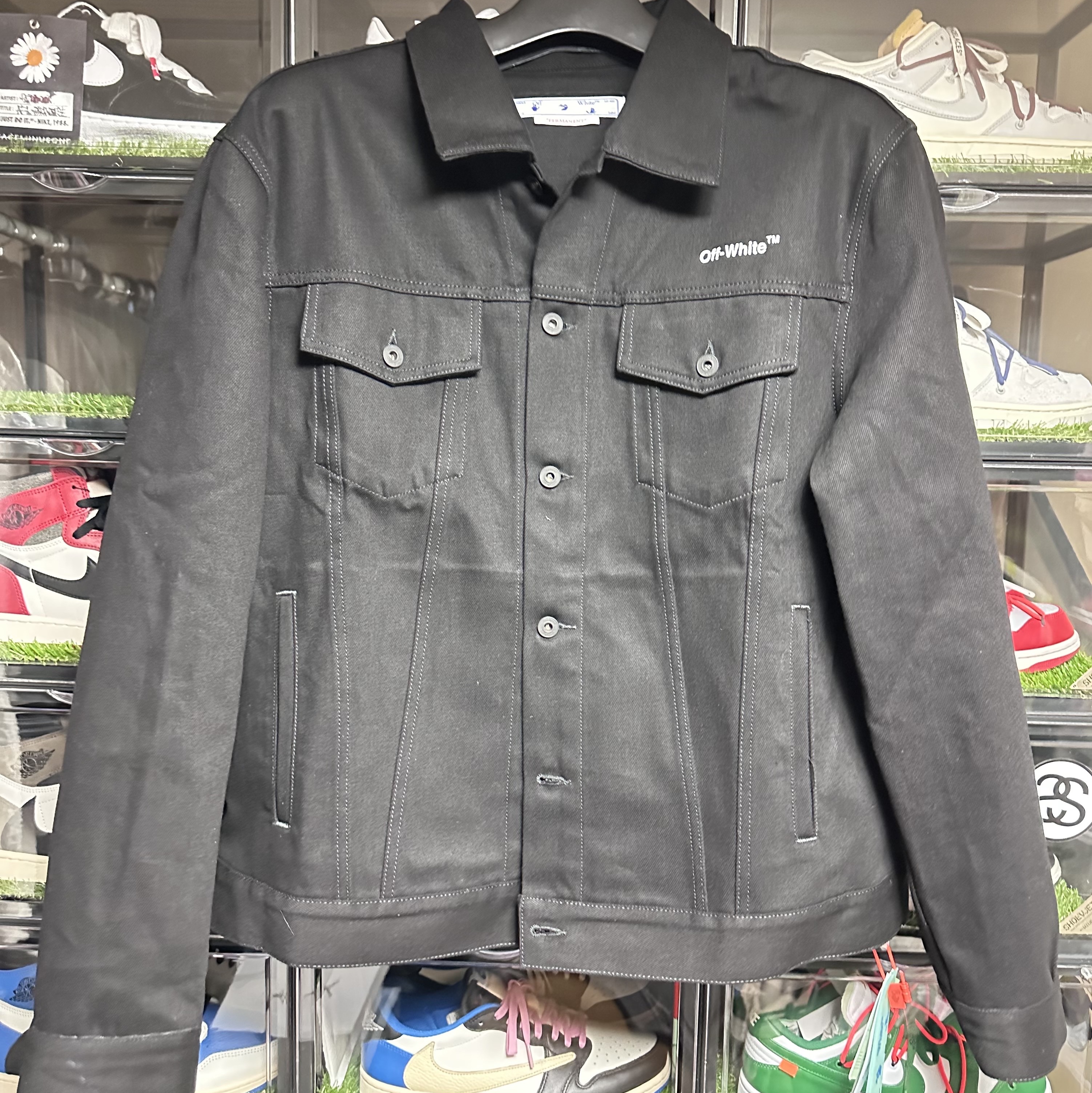 Off-White Diagonal Tab Slim Denim Jacket Bleach Blue White, Off-White Negative Mark Slim Denim Jacket Faded Black 착용 스타일 - 2