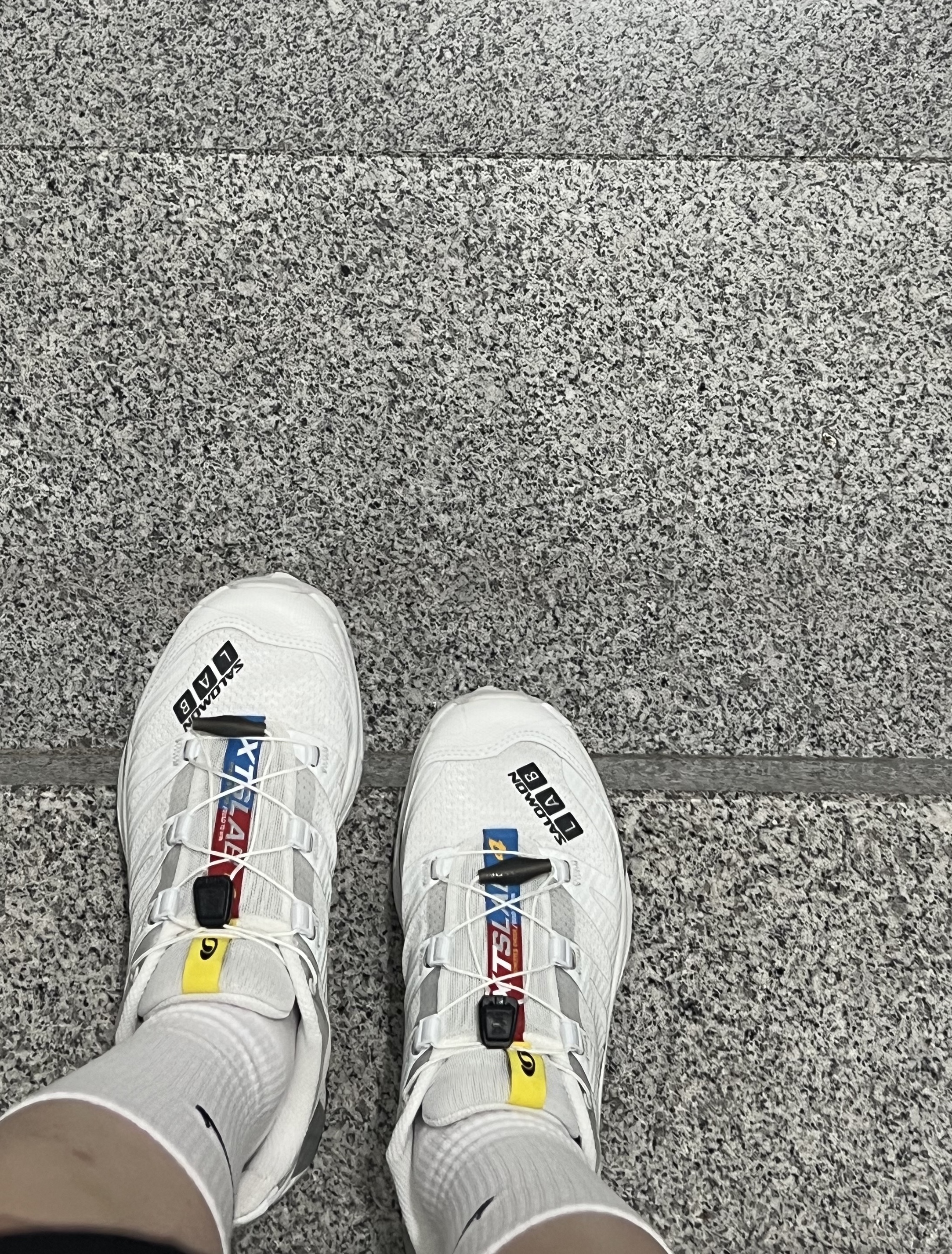 Salomon XT-4 White Lunar Rock, IAB Studio 10th Anniversary T-Shirts Pack White & Black (2 Pack) 착용 스타일 - 5