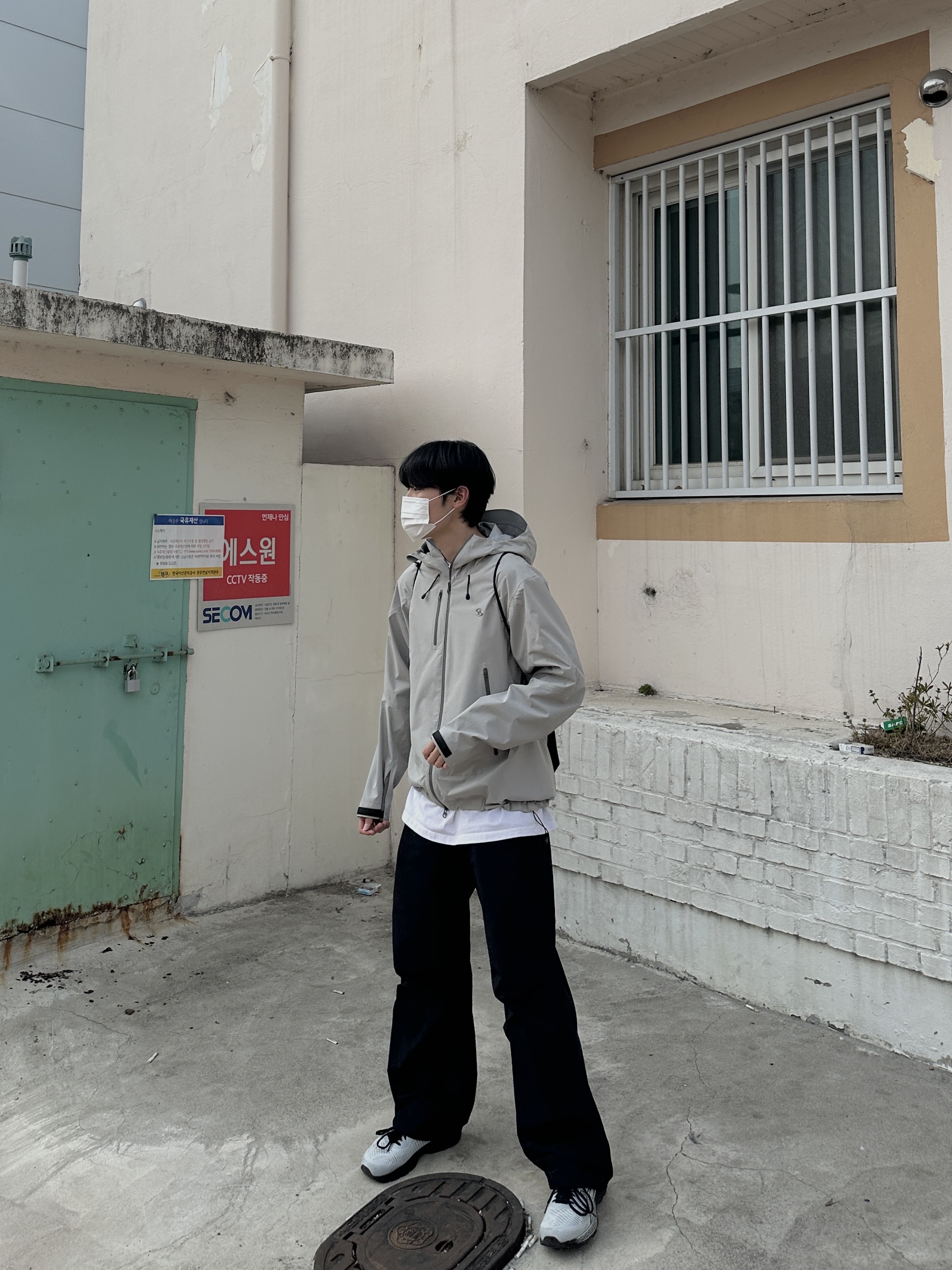 Asics Gel-Kayano 25 Glacier Grey, Sansan Gear Windblock Jacket Grey - 23SS 착용 스타일 - 2