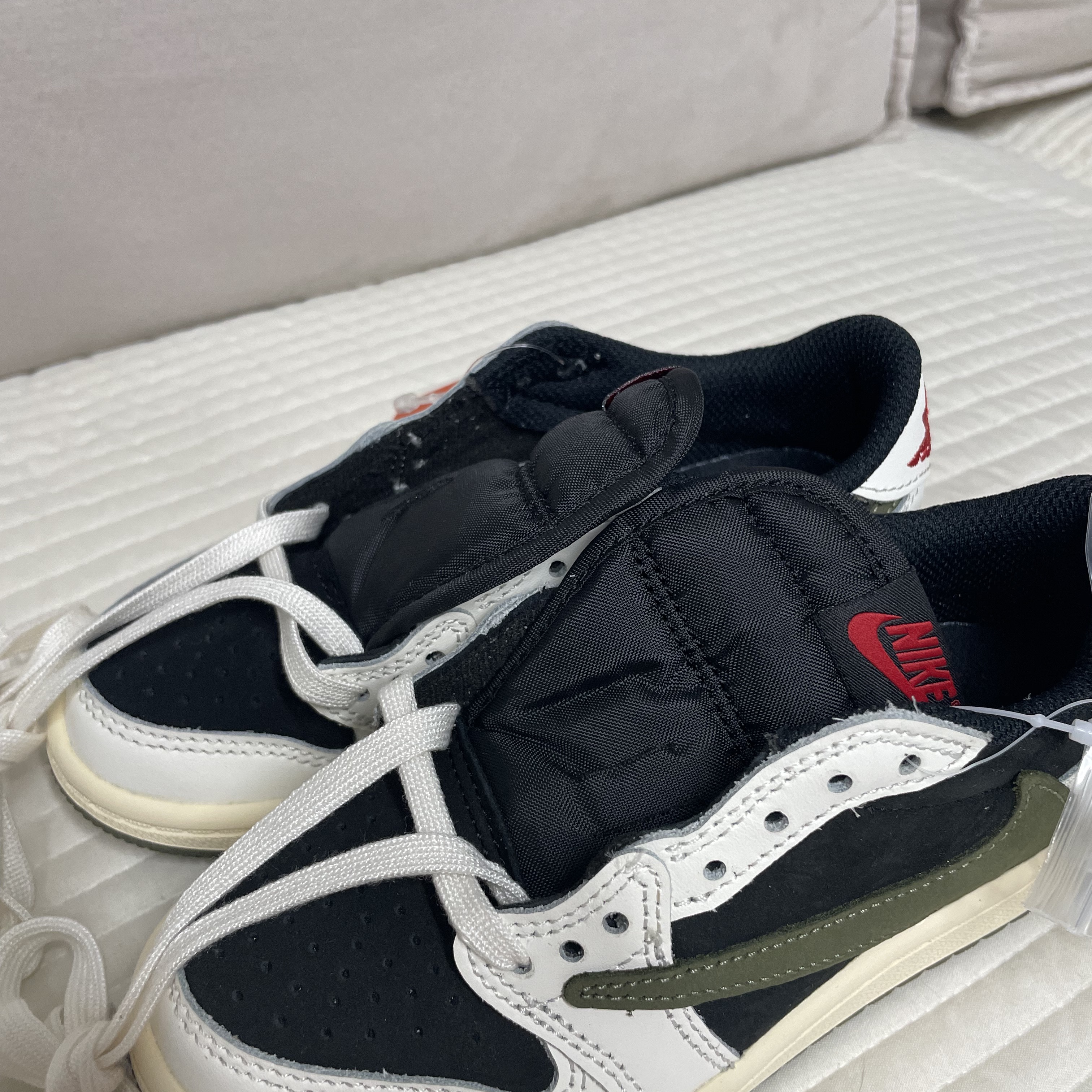 (PS) Jordan 1 x Travis Scott Retro Low OG SP Medium Olive 착용 스타일