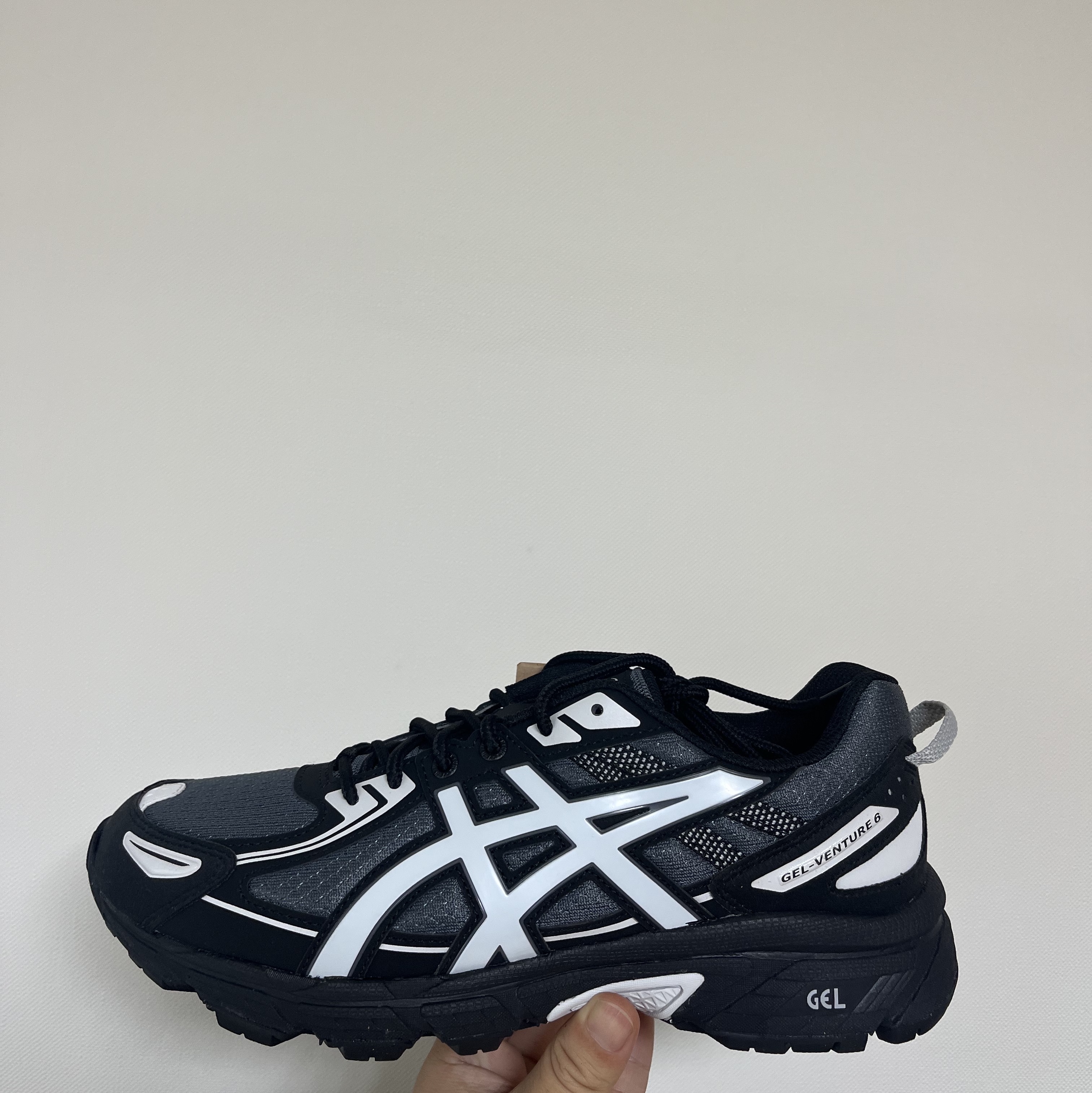 Asics Gel-Venture 6 Carrier Grey 착용 스타일 - 1