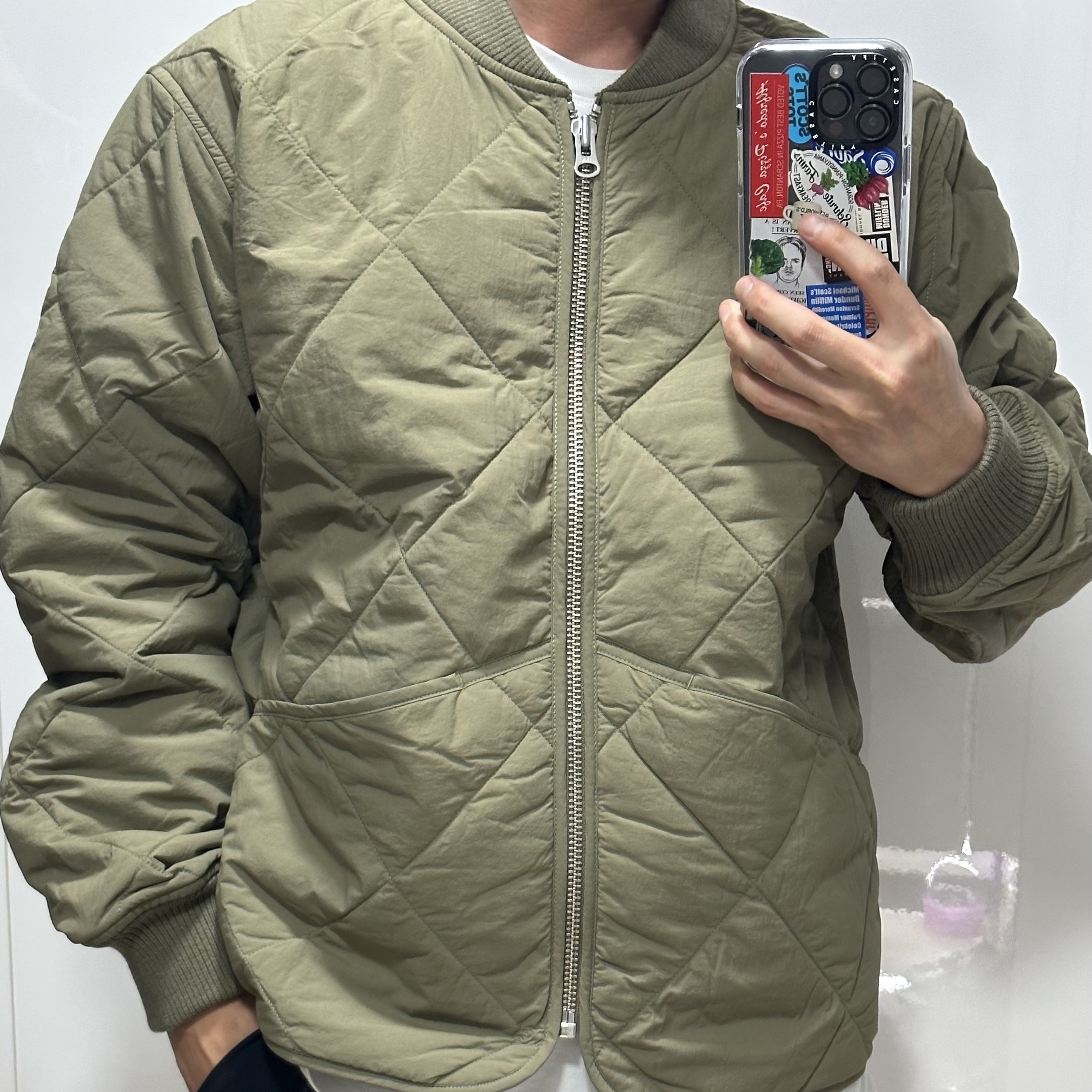 Stussy 8 Ball Quilted Liner Jacket Olive 착용 스타일 - 1