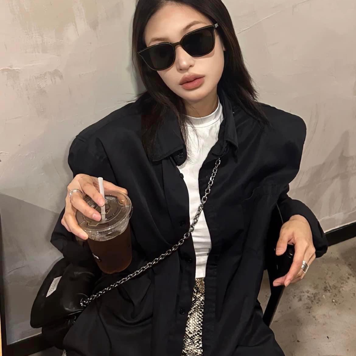Gentle Monster Lilit 01 Black 착용 스타일