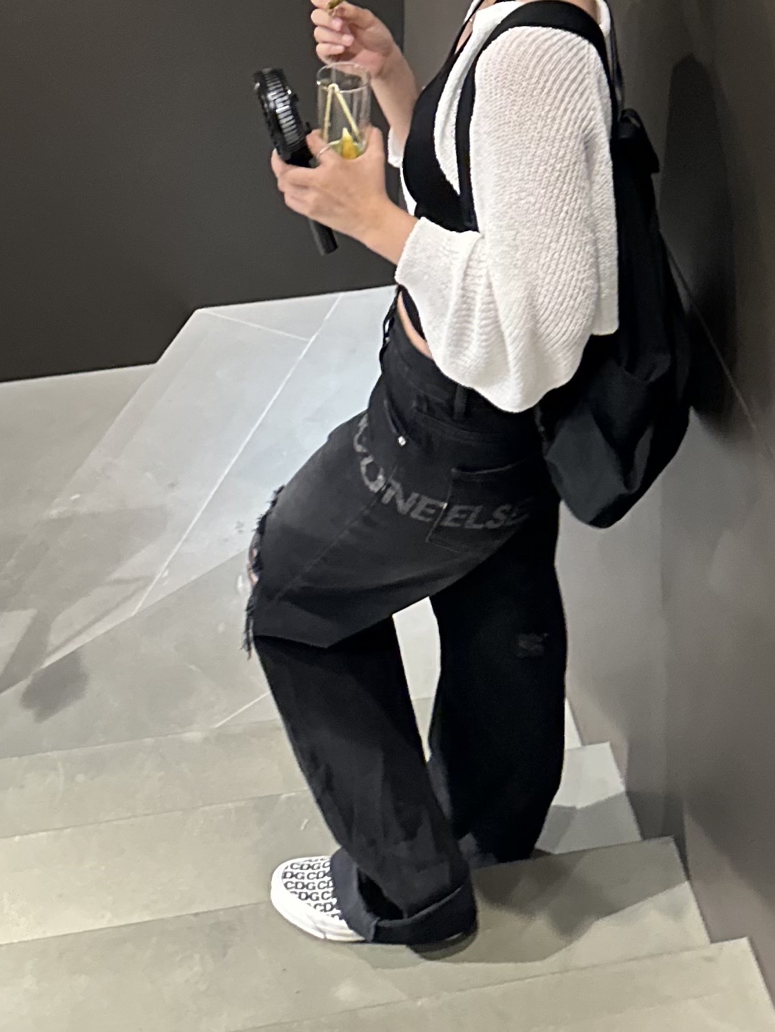 Vans Vault x CDG Slip-On LX White 착용 스타일 - 2