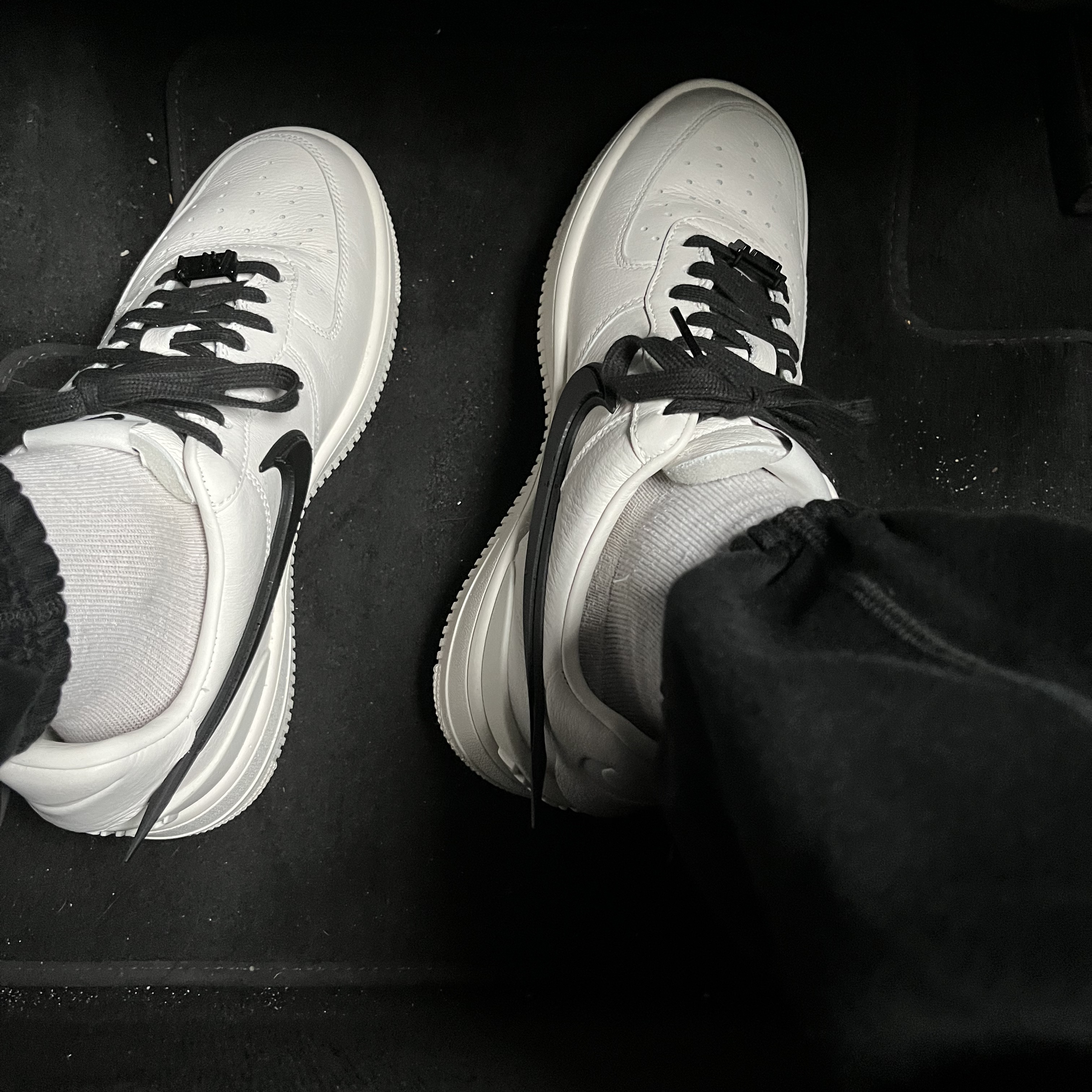 Nike x Ambush Air Force 1 Low SP Phantom 착용 스타일