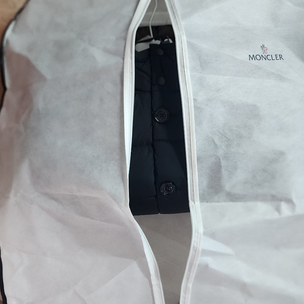 Moncler Cluny Long Down Jacket Black - 23FW 착용 스타일 - 1