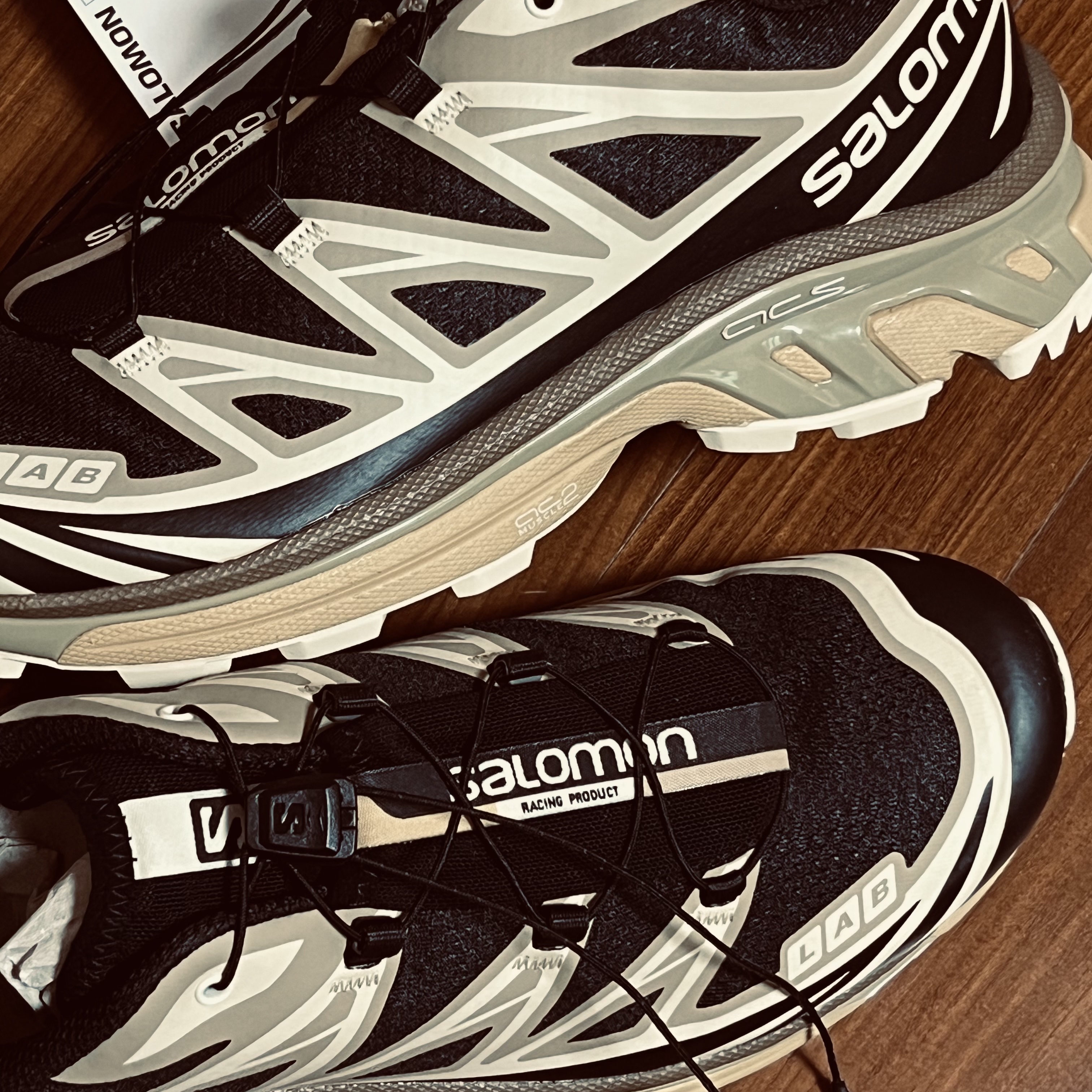 Salomon x END. XT-6 Dark Truffle 착용 스타일 - 4