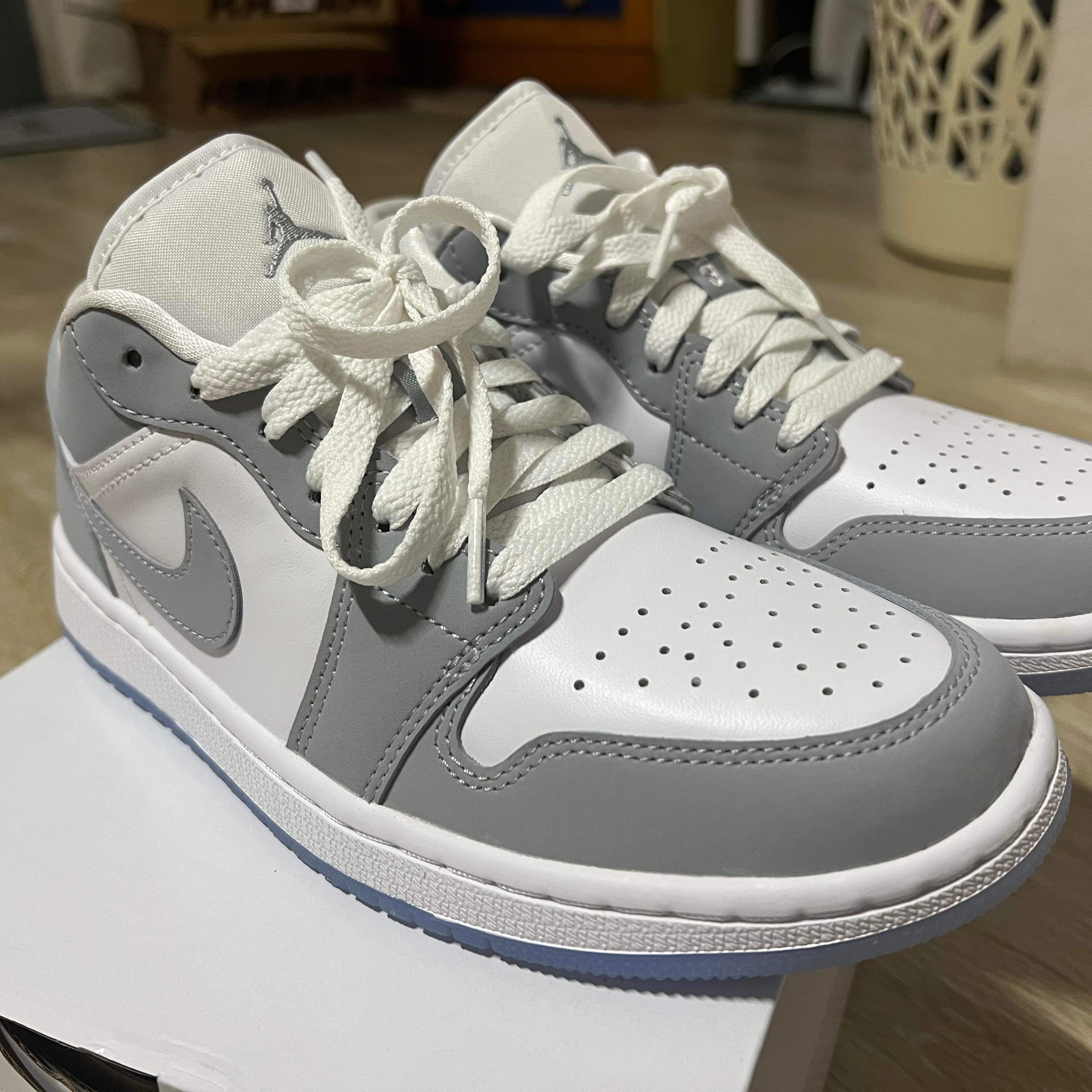 (W) Jordan 1 Low White Wolf Grey 착용 스타일