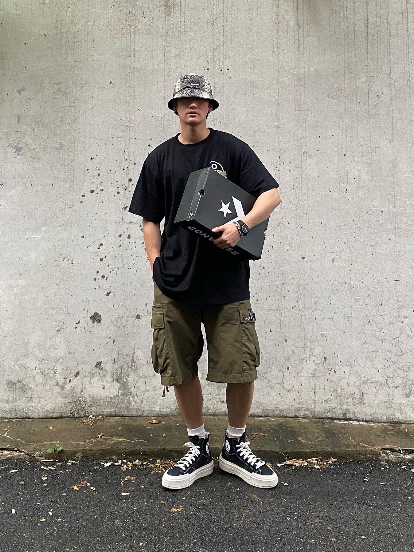 Supreme x The North Face Snakeskin Packable Reversible Crusher Black - 18SS 착용 스타일 - 3