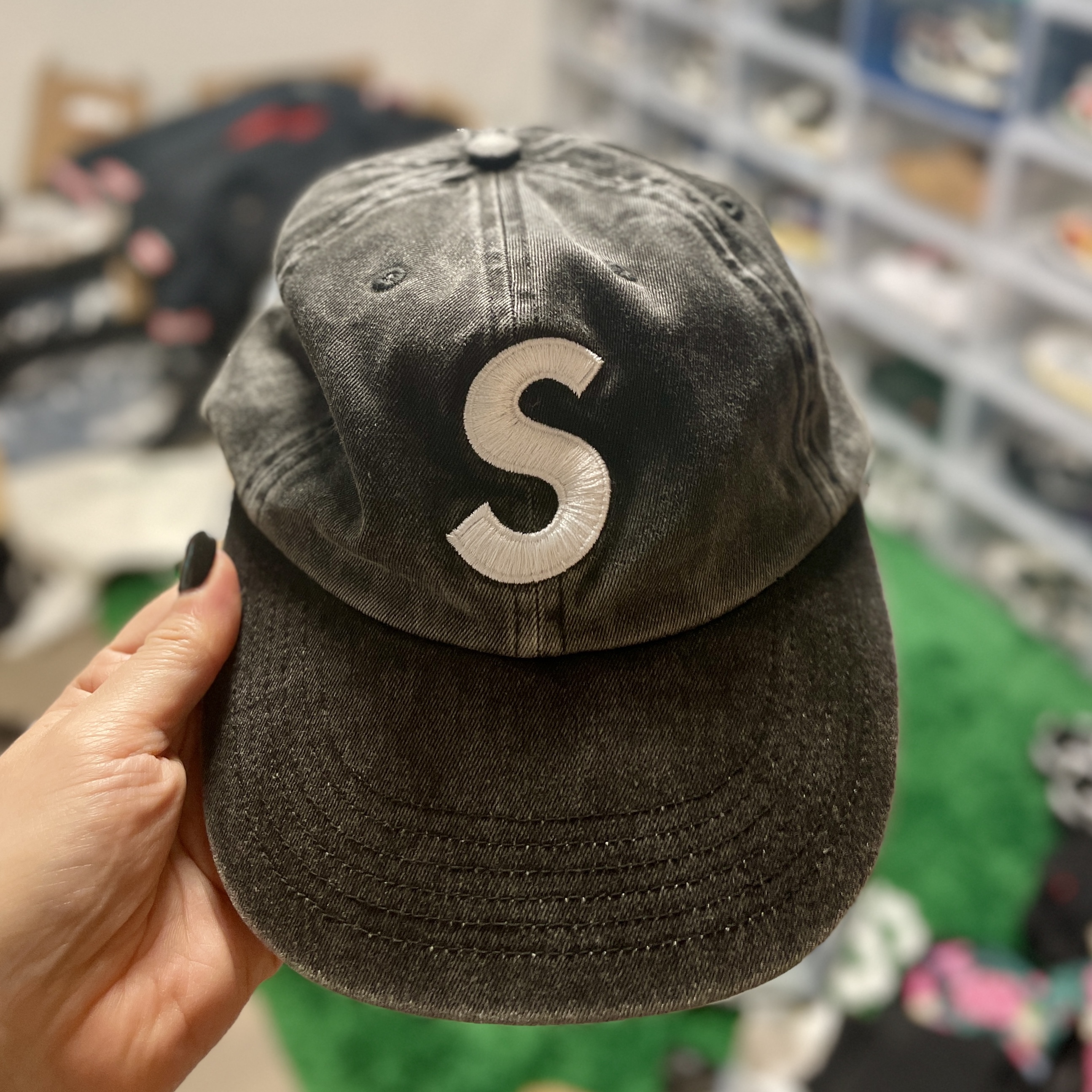 Supreme Pigment Print S Logo 6-Panel Black - 20SS 착용 스타일