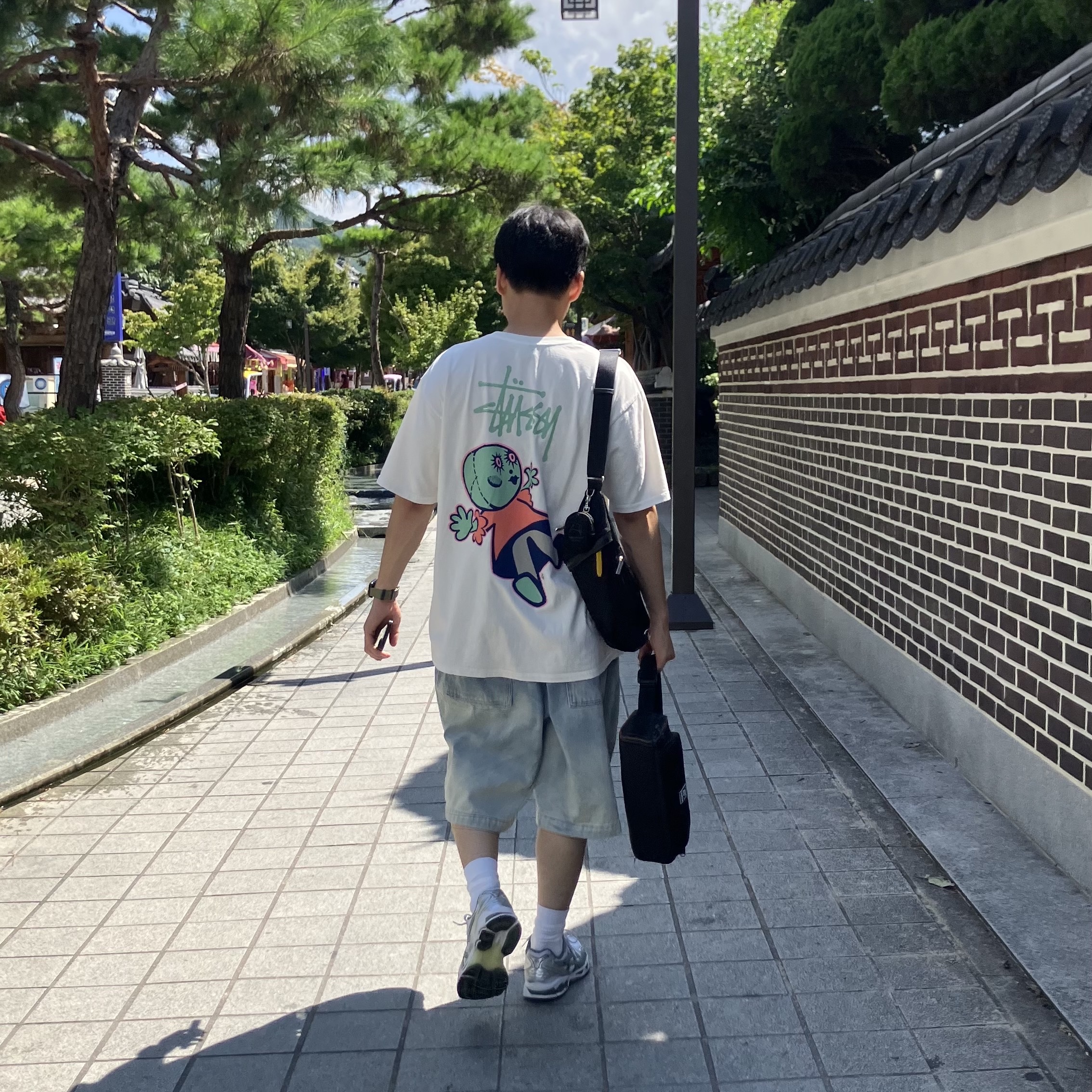 Stussy Dollie Pigment Dyed T-Shirt Natural 착용 스타일