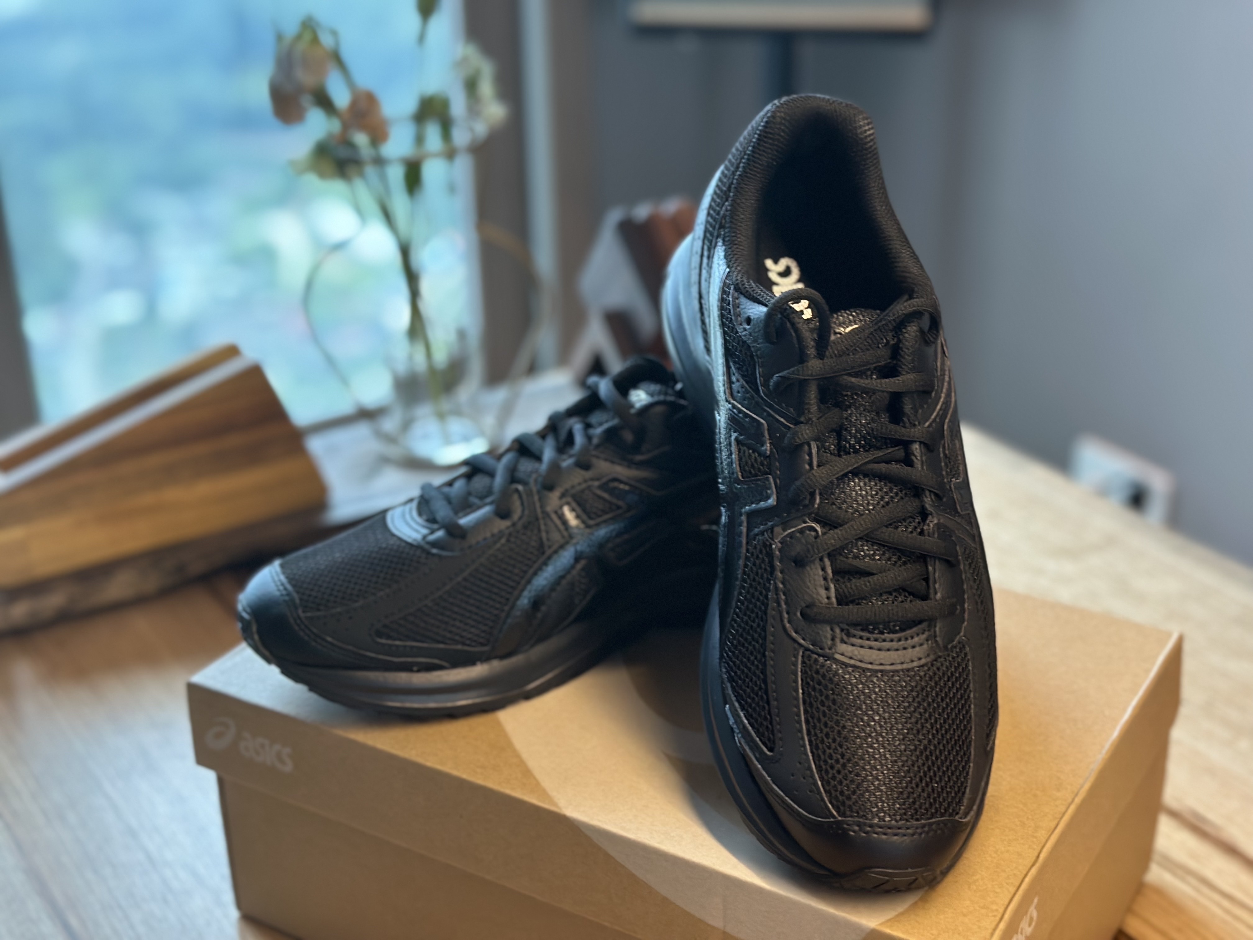 Asics Jog 100 S Black - 2E Wide 착용 스타일 - 1