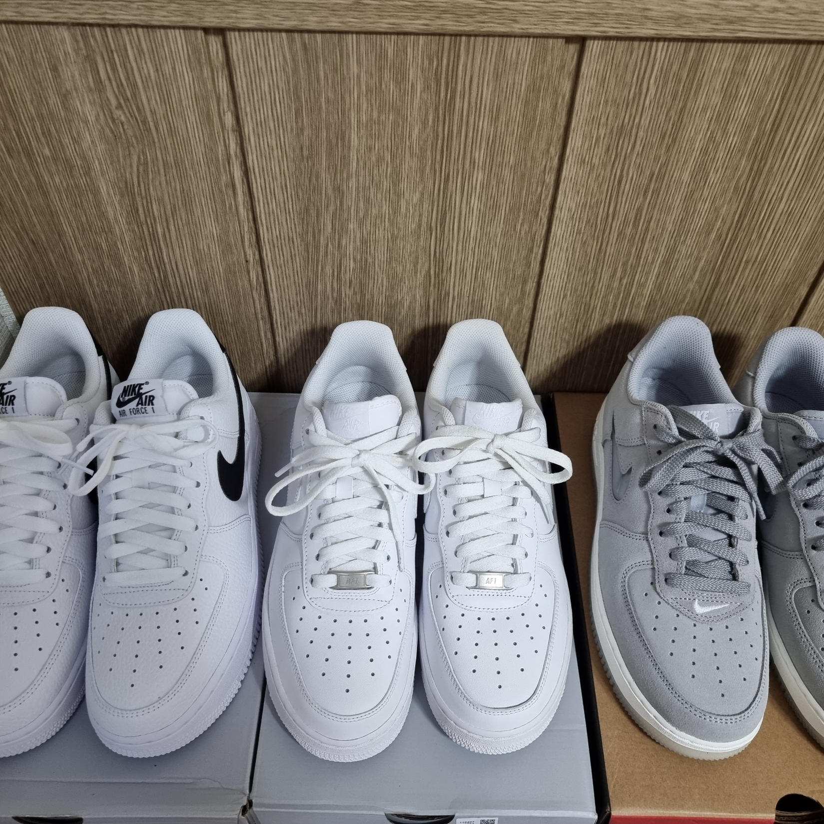 Nike Air Force 1 Low Retro Color of the Month Light Smoke Grey, Nike Air Force 1 '07 White Black 착용 스타일