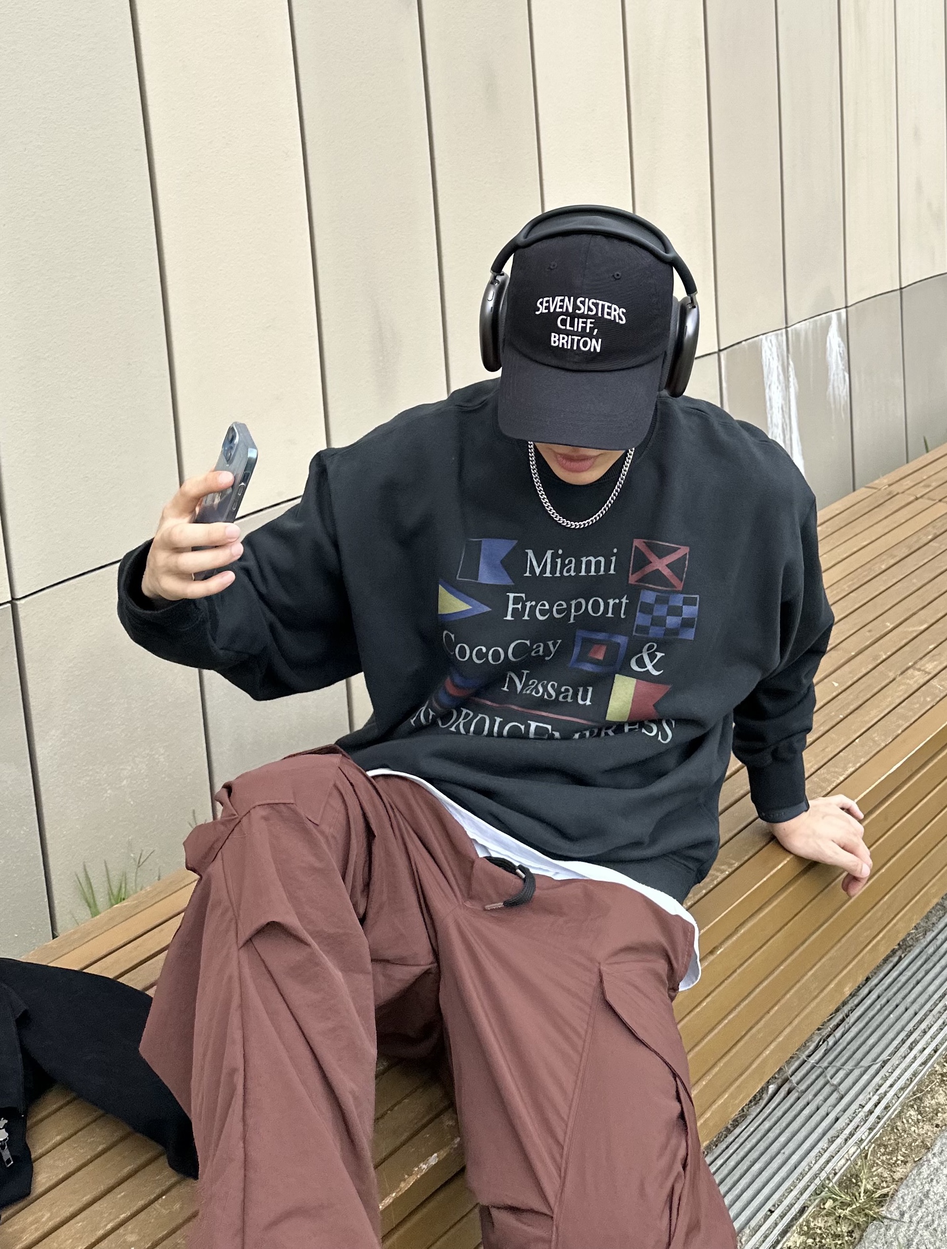 Adidas Samba OG Cloud White, Apple AirPods Max Lightning Space Gray (Korean Ver.) 착용 스타일 - 2