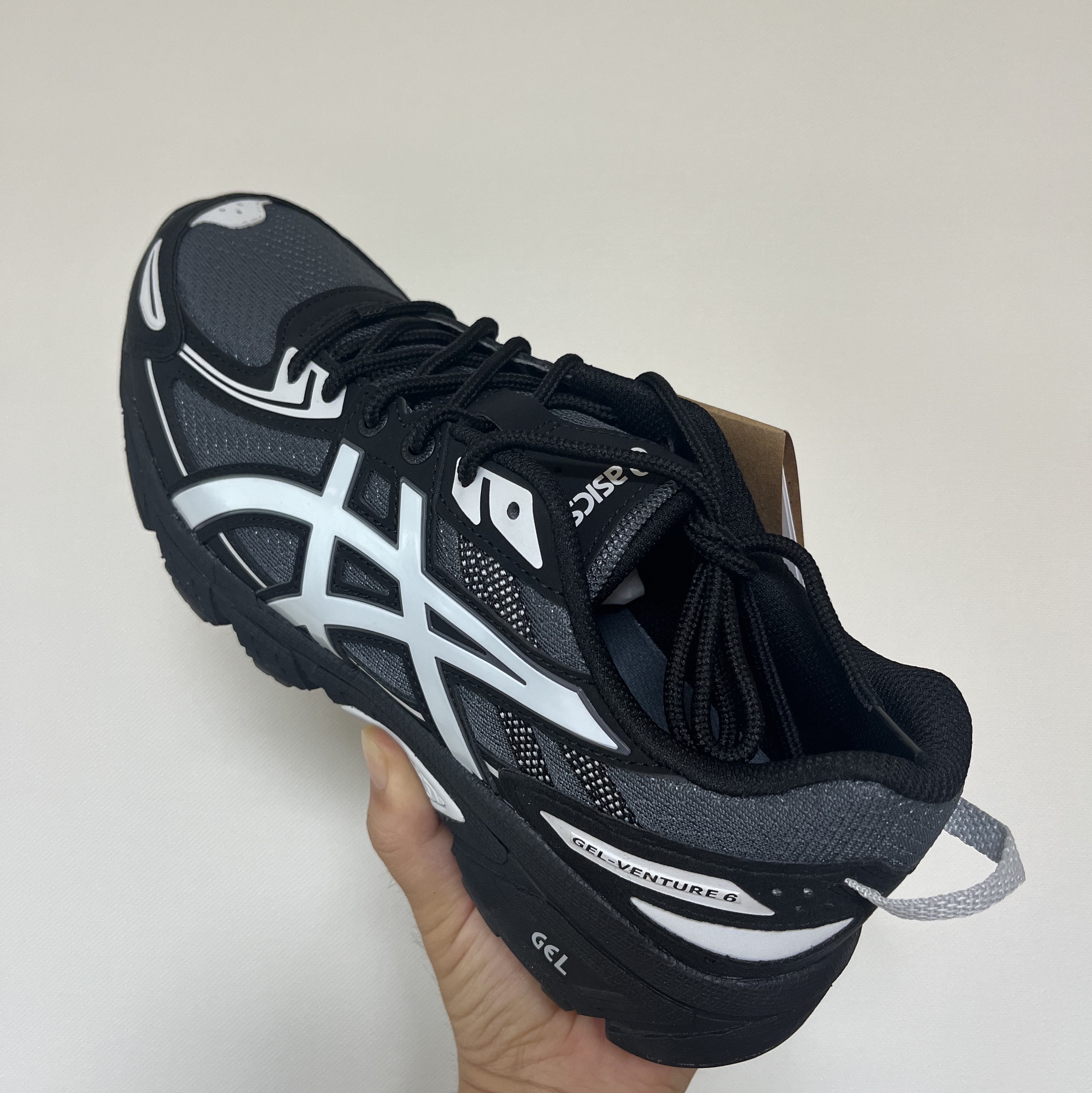 Asics Gel-Venture 6 Carrier Grey 착용 스타일 - 2
