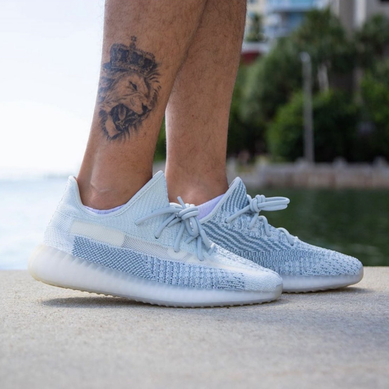 Adidas Yeezy Boost 350 V2 Static 2023 착용 스타일 - 5