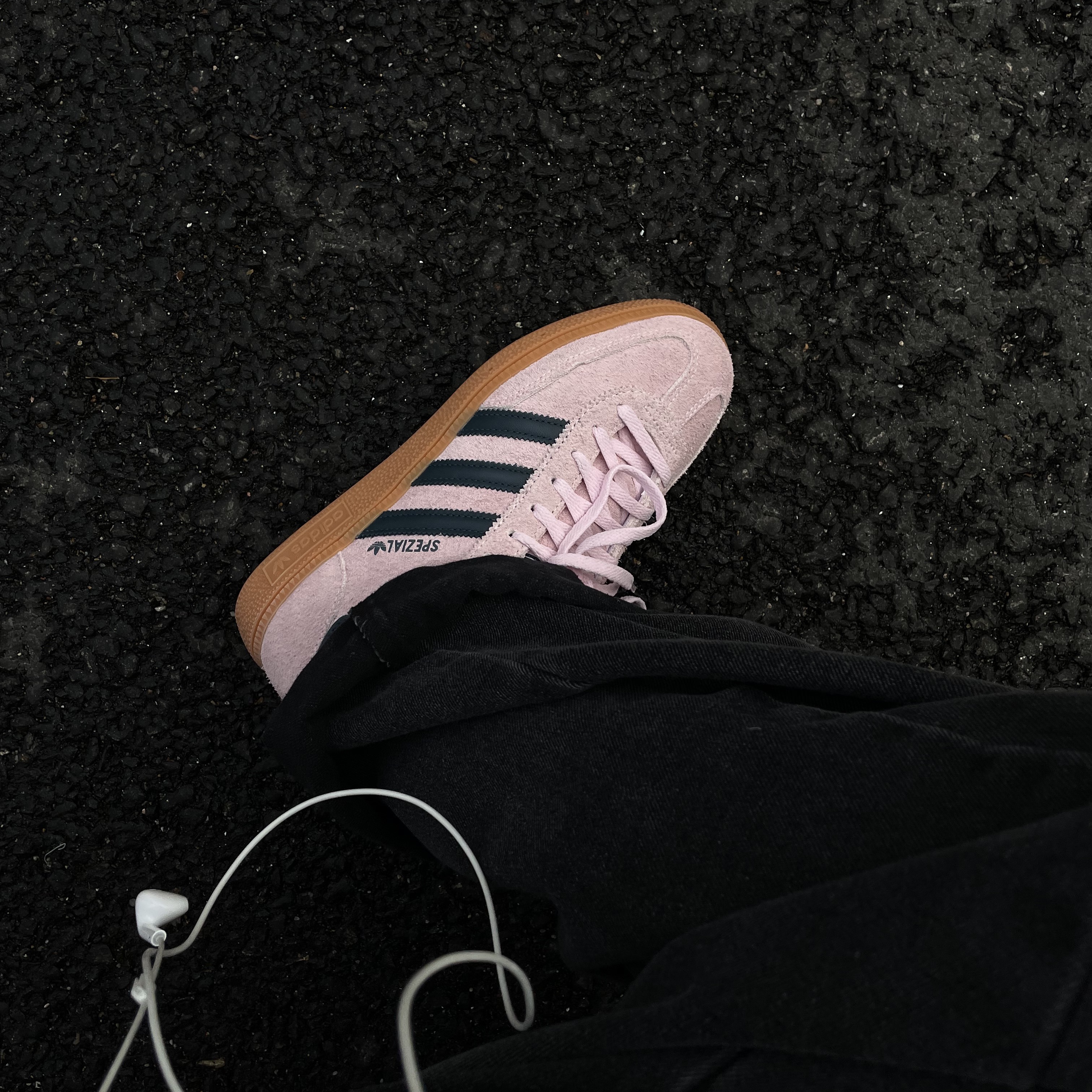 (W) Adidas Spezial Handball Clear Pink 착용 스타일 - 1