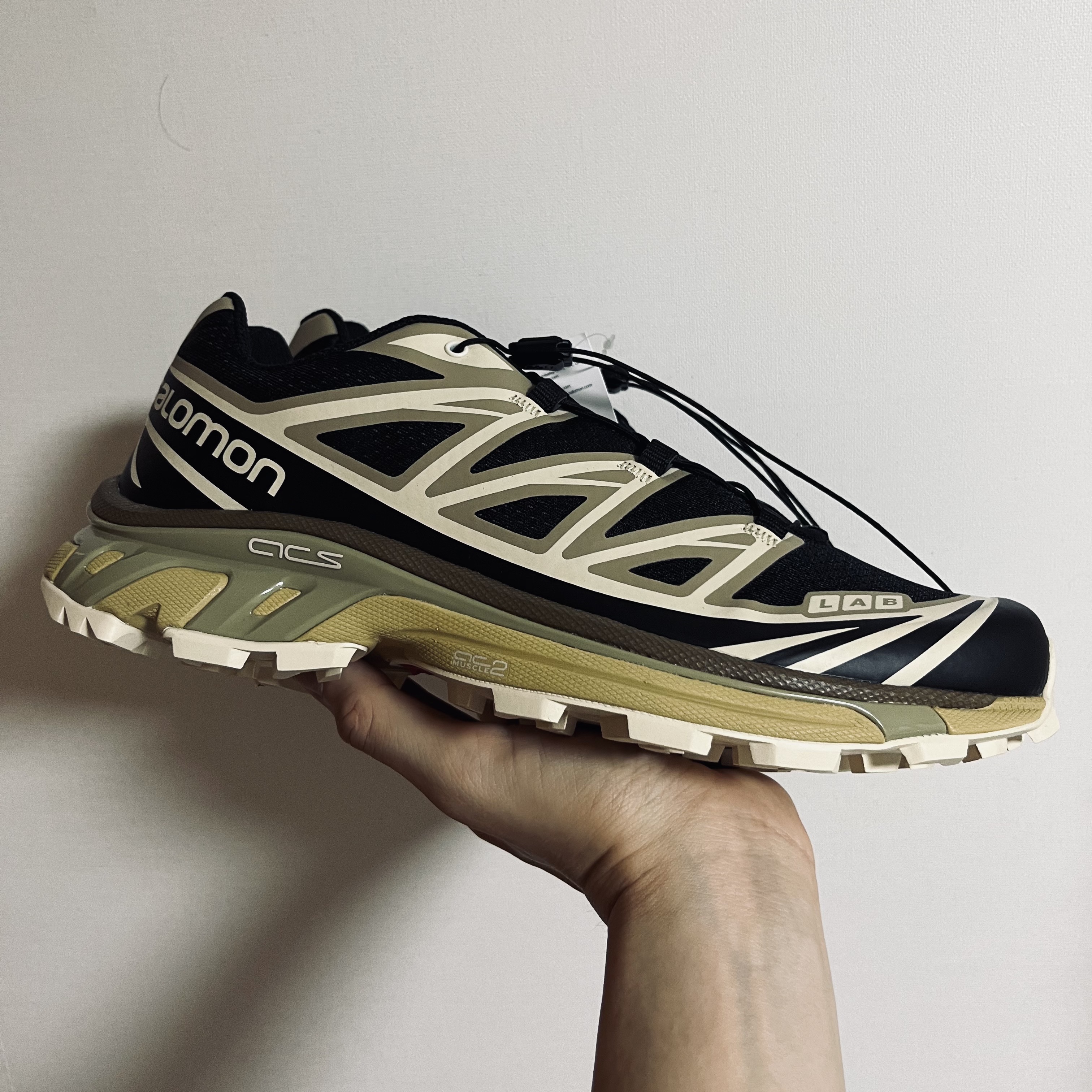 Salomon x END. XT-6 Dark Truffle 착용 스타일 - 2