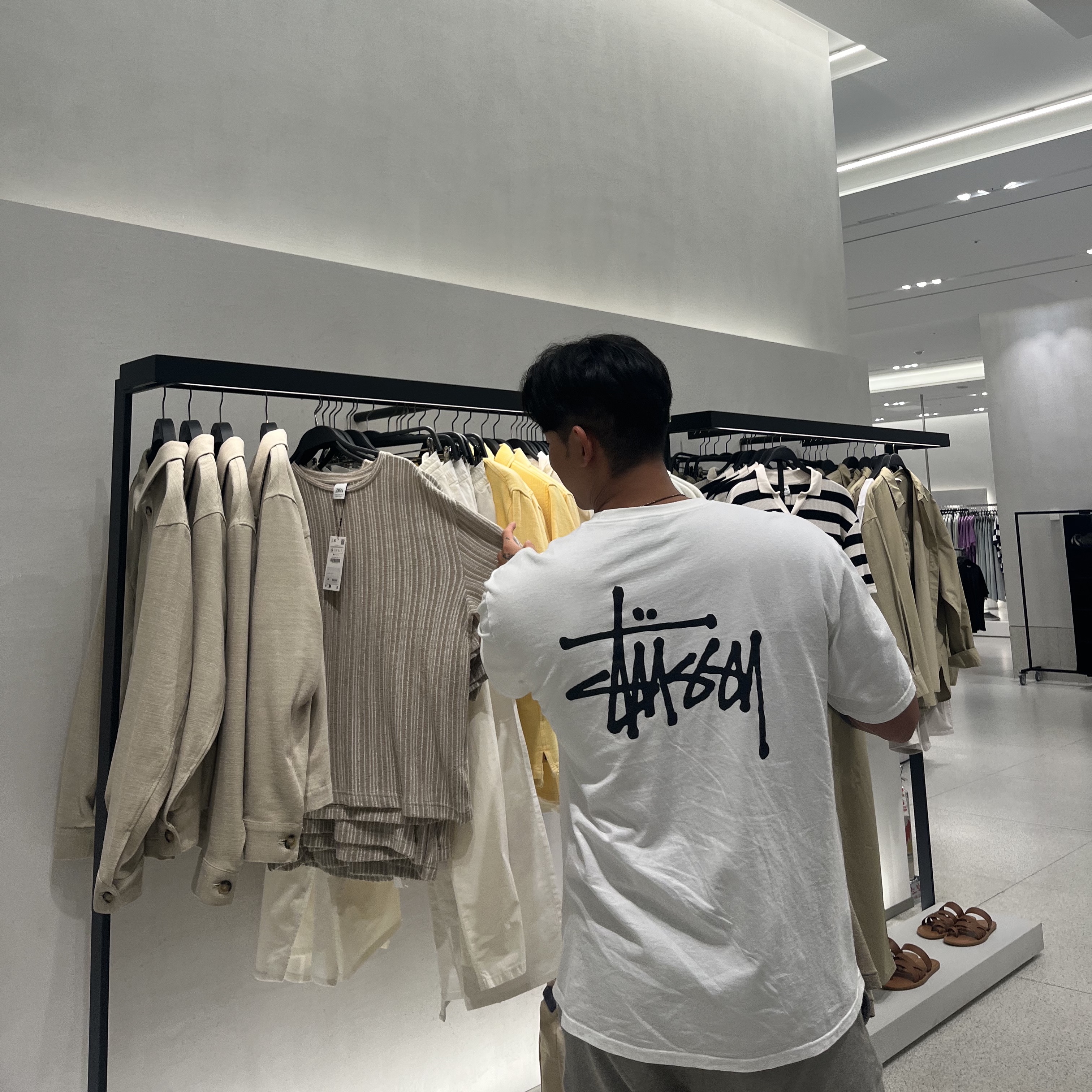 Stussy Basic Stussy T-Shirt White 2023 착용 스타일