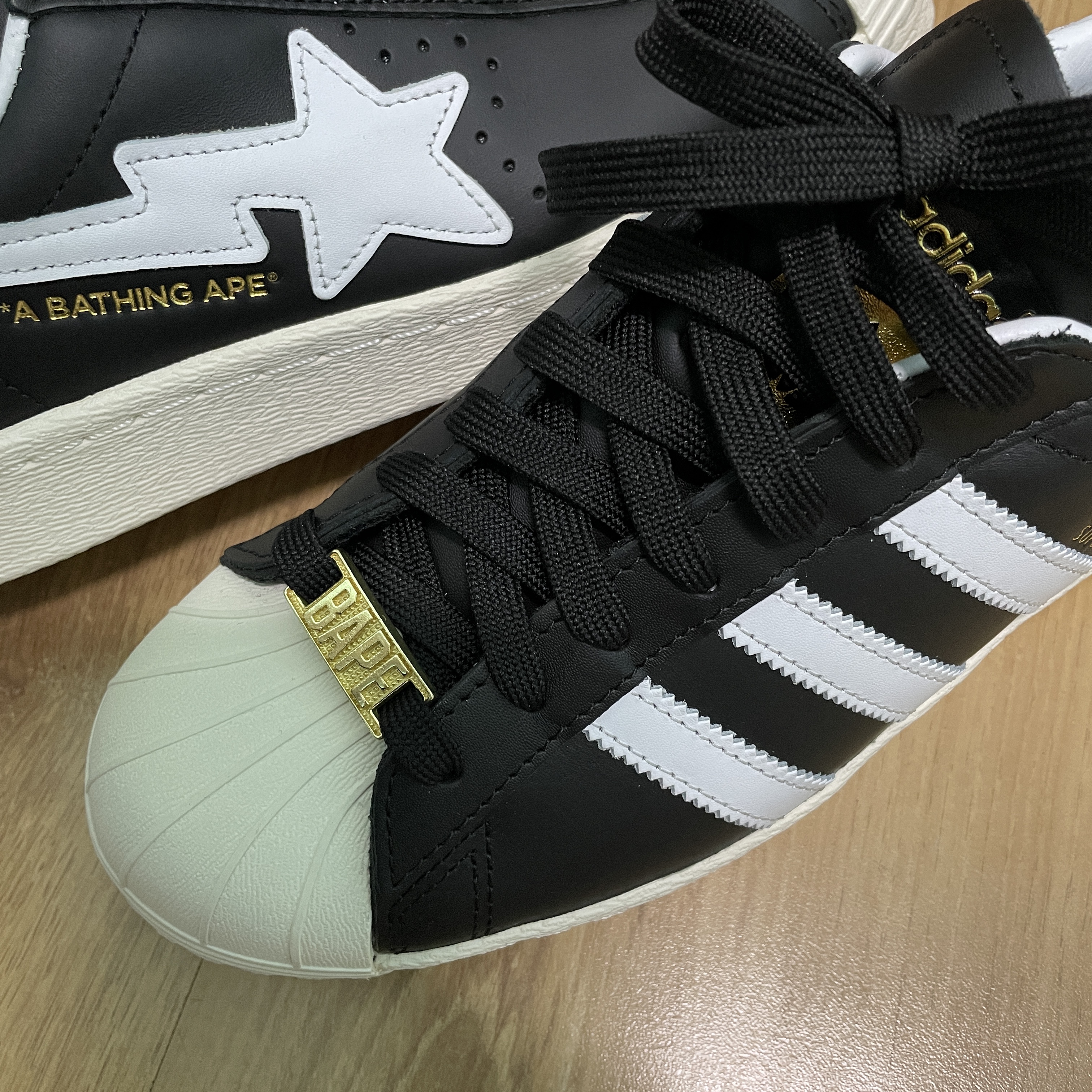 Adidas x BAPE Superstar 80s Core Black Off White 착용 스타일