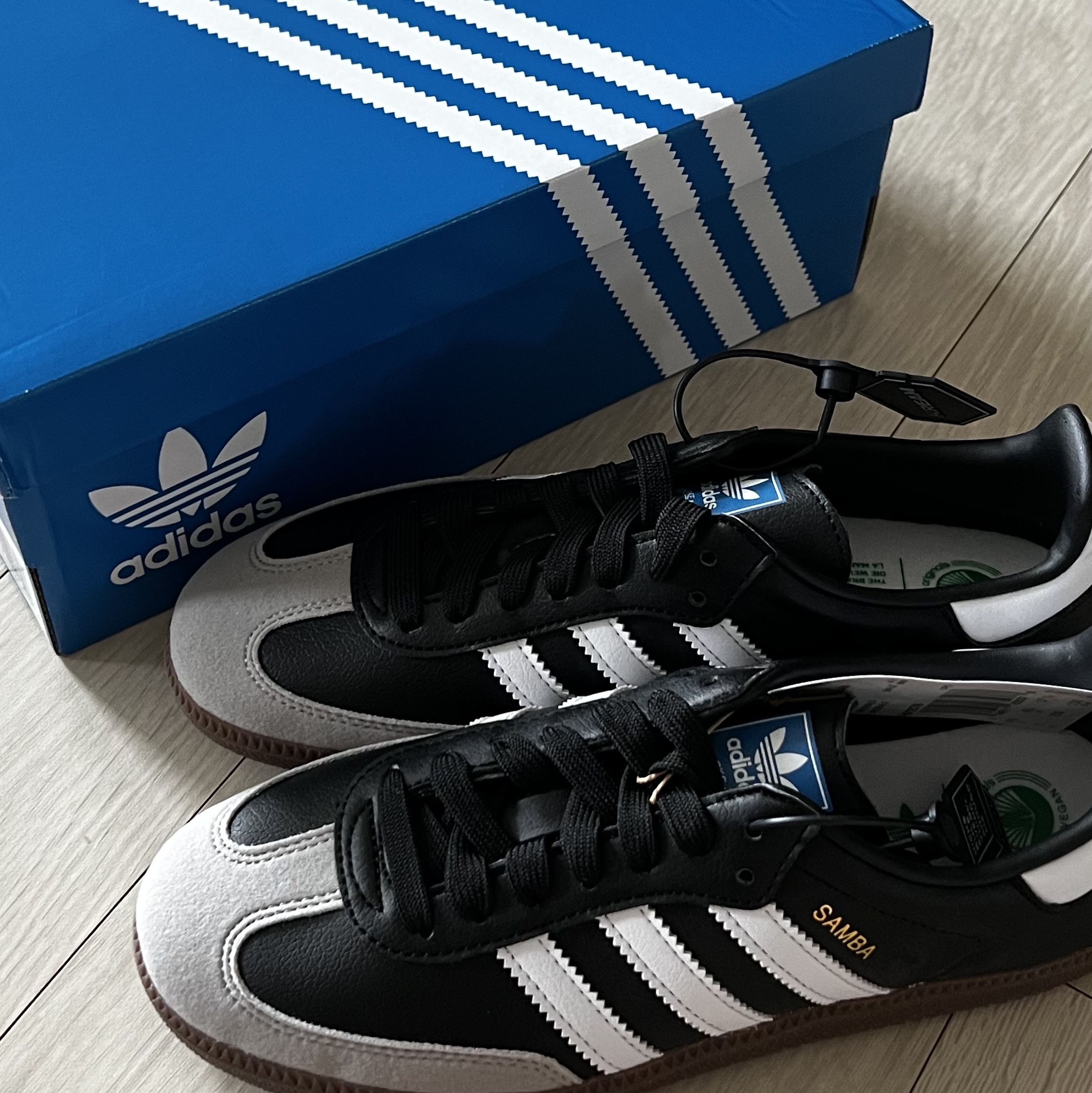 Adidas Samba Vegan Black White 착용 스타일 - 1