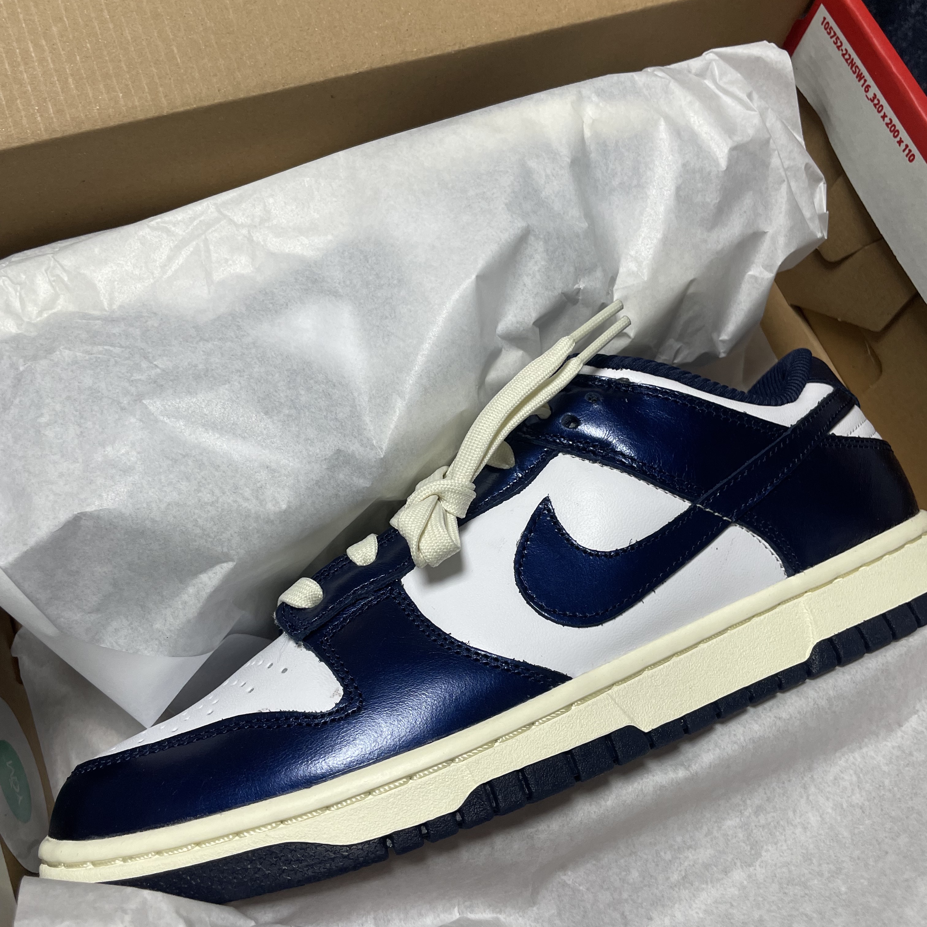 (W) Nike Dunk Low PRM Midnight Navy and White 착용 스타일