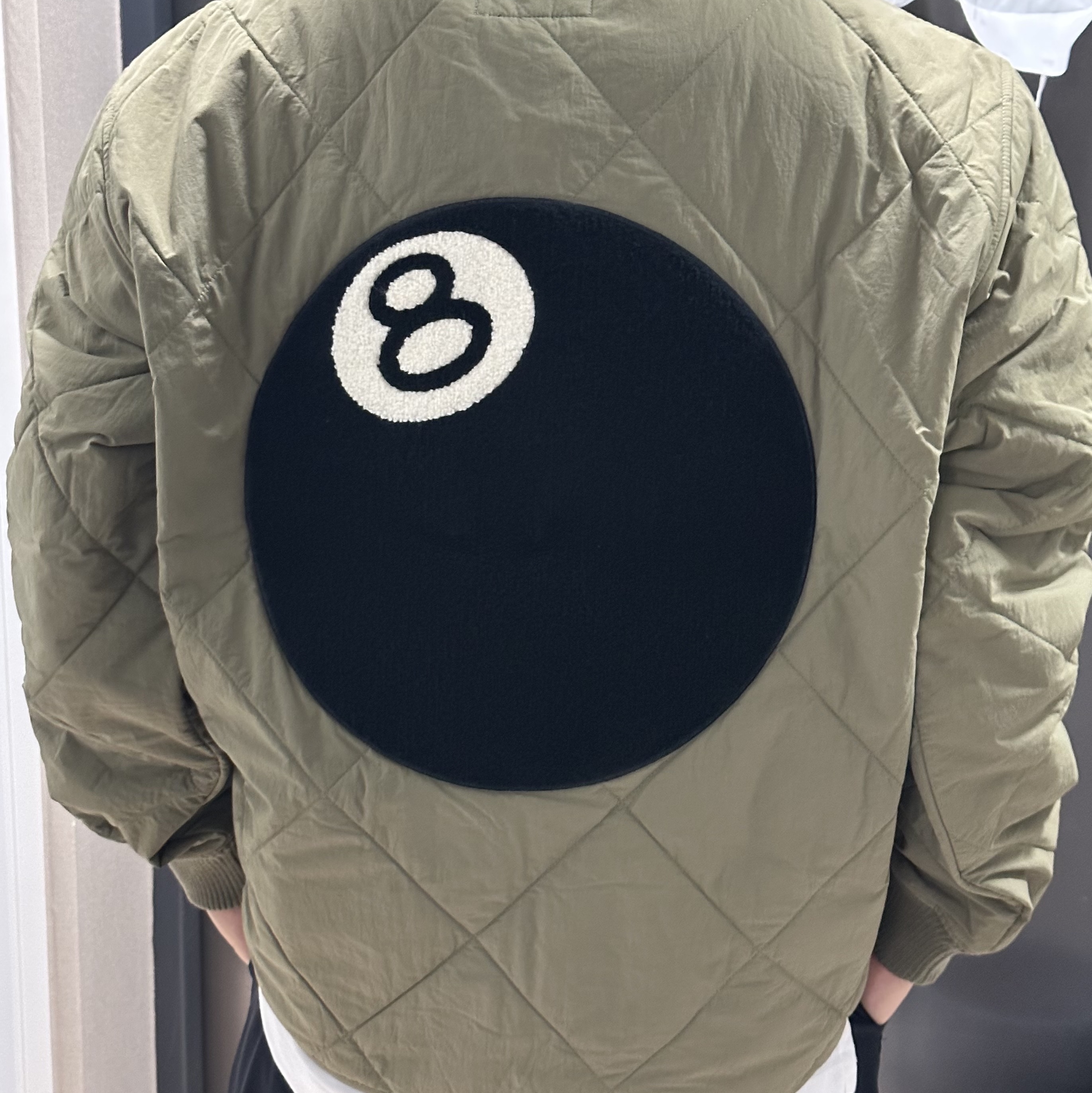 Stussy 8 Ball Quilted Liner Jacket Olive 착용 스타일 - 2