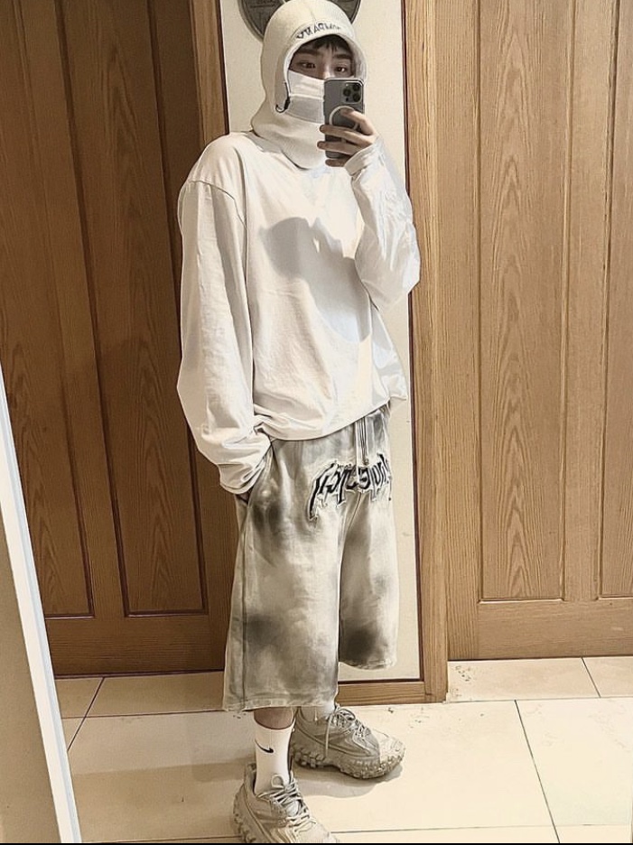 Balenciaga Defender Sneakers Beige, Project G/R Furious Logo Applique Shorts Grey - 10 Corso Como Exclusive 착용 스타일