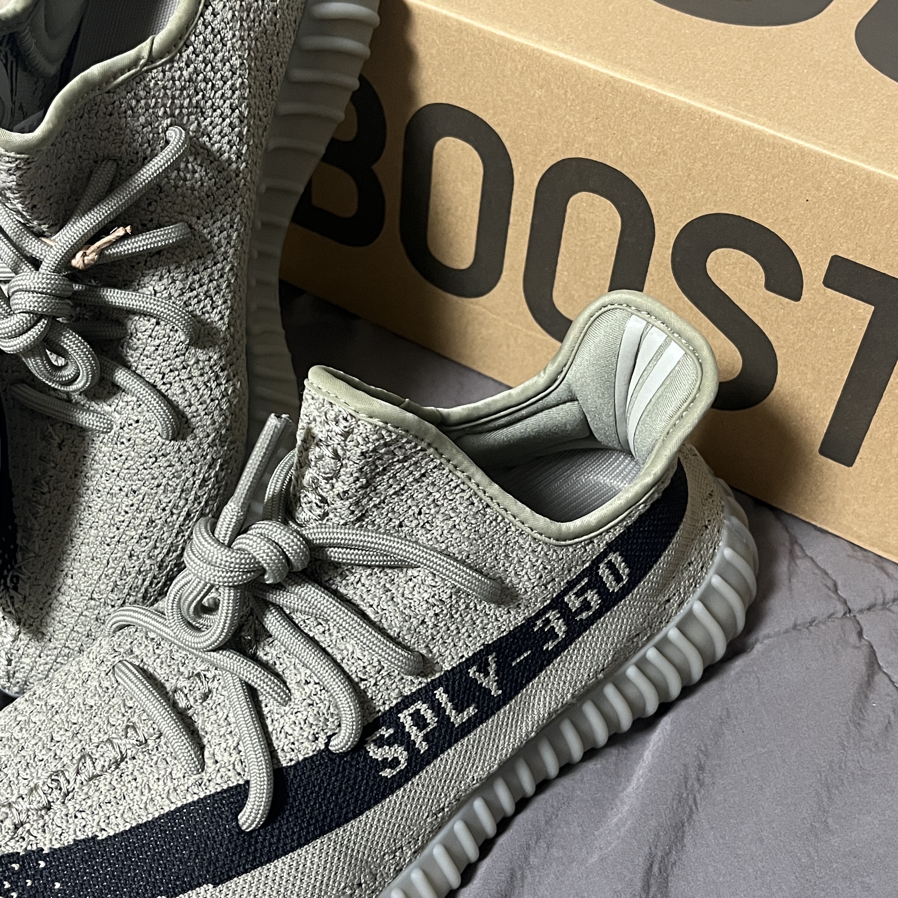 Adidas Yeezy Boost 350 V2 Slate Core Black 2022/2023 착용 스타일