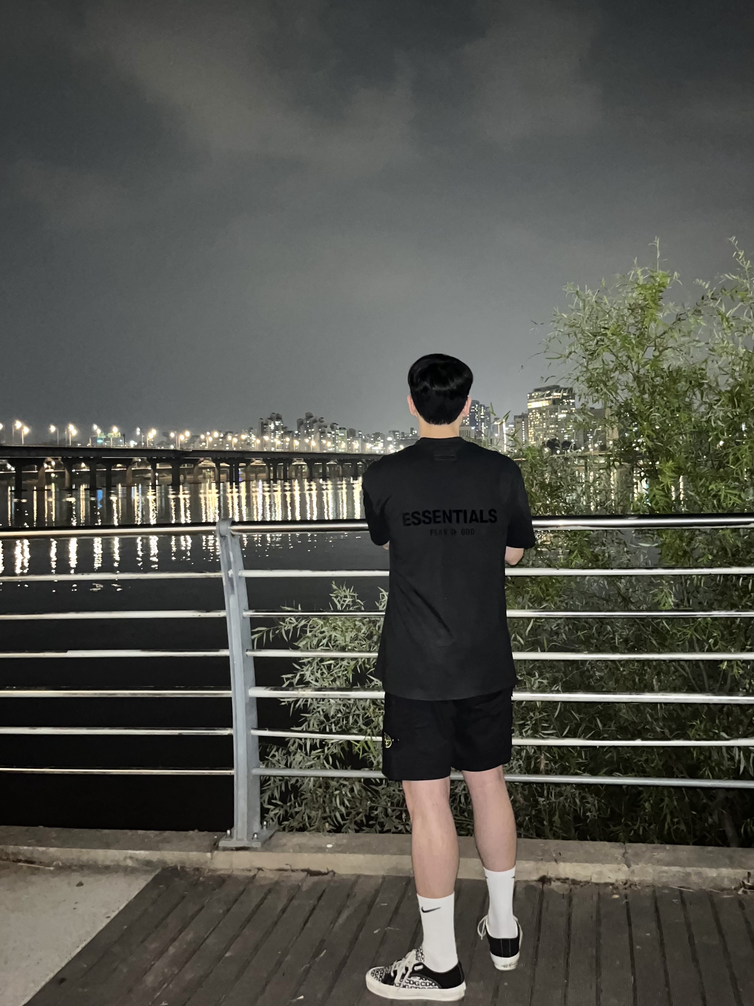 Essentials The Core Collection T-Shirt Stretch Limo 착용 스타일